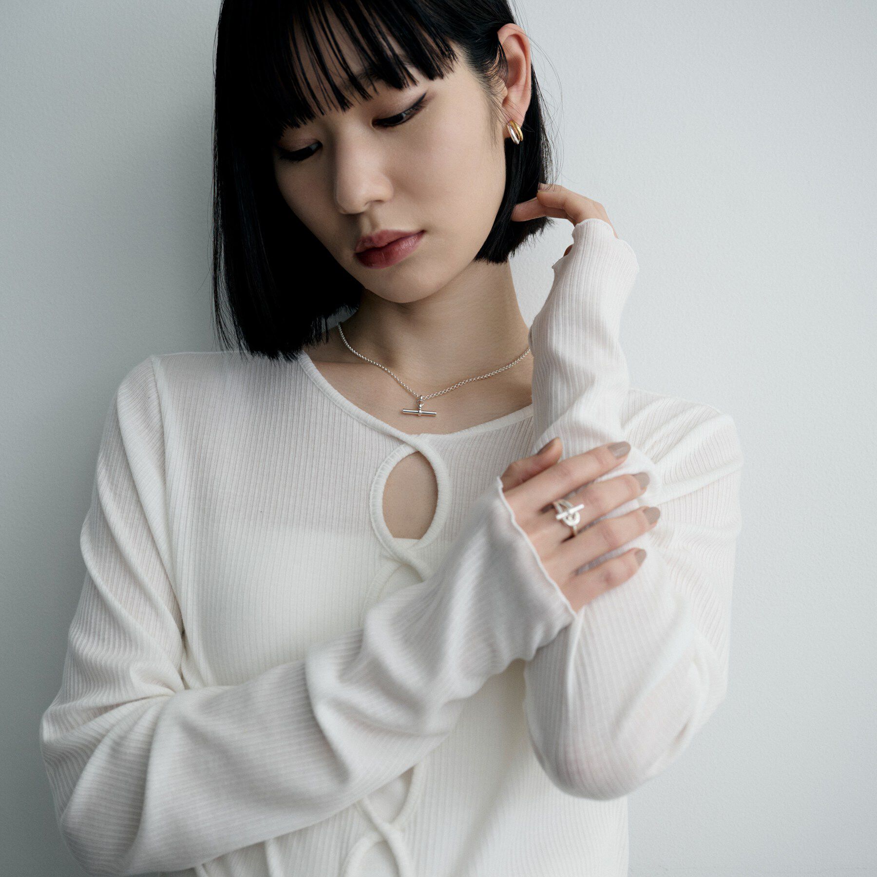 COCOSHNIK ONKITSCH「シルバー コンビカラー スモールフープ デュアルドームピアス」|ピアス|