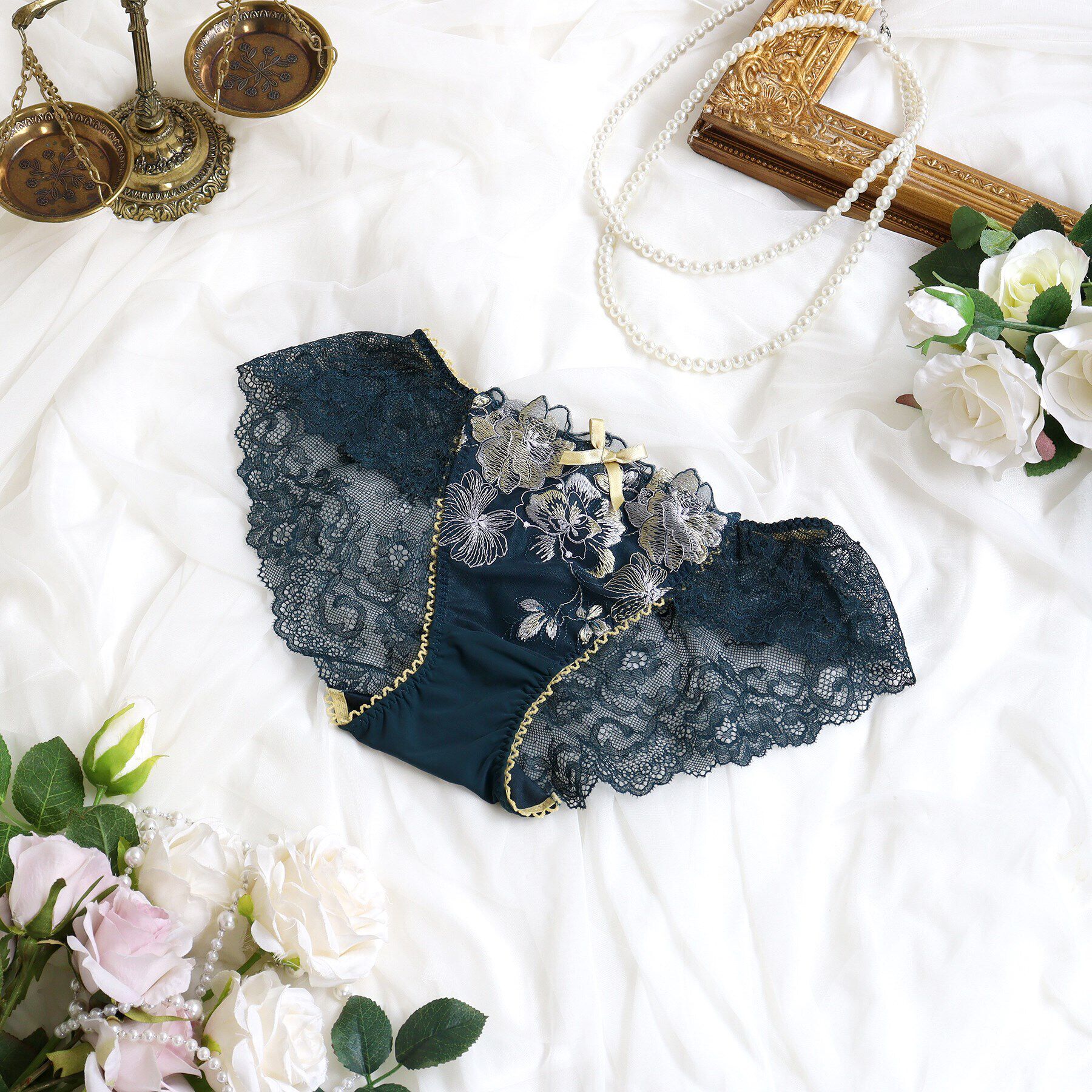 Risa Magli「アルメル レースショーツ」|インナー|グリーン(022)