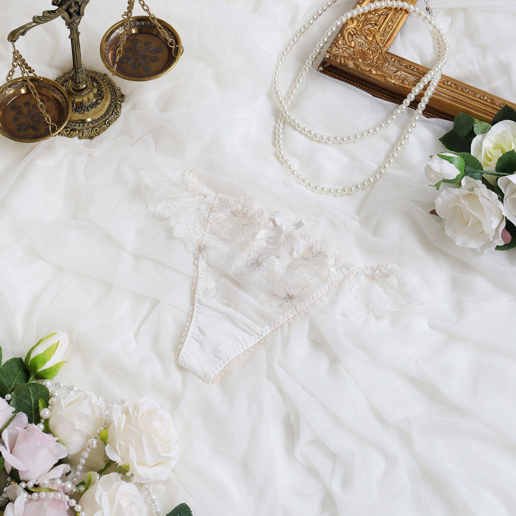 Risa Magli「アルメル Tバックショーツ」|インナー|ホワイト(001)