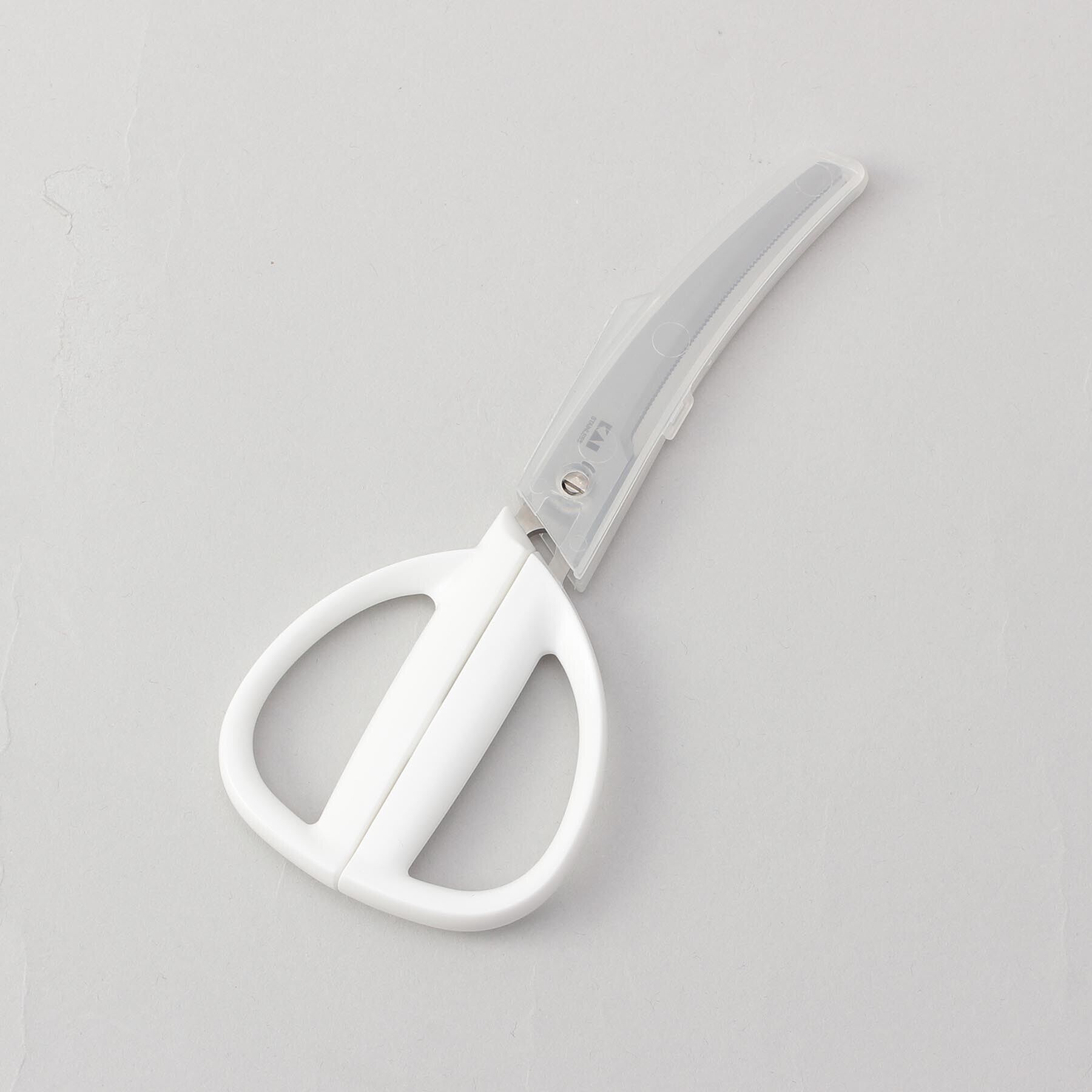 212 KITCHEN STORE「KK カーブキッチンバサミ（キャップ付き）WH」|食器・キッチングッズ|