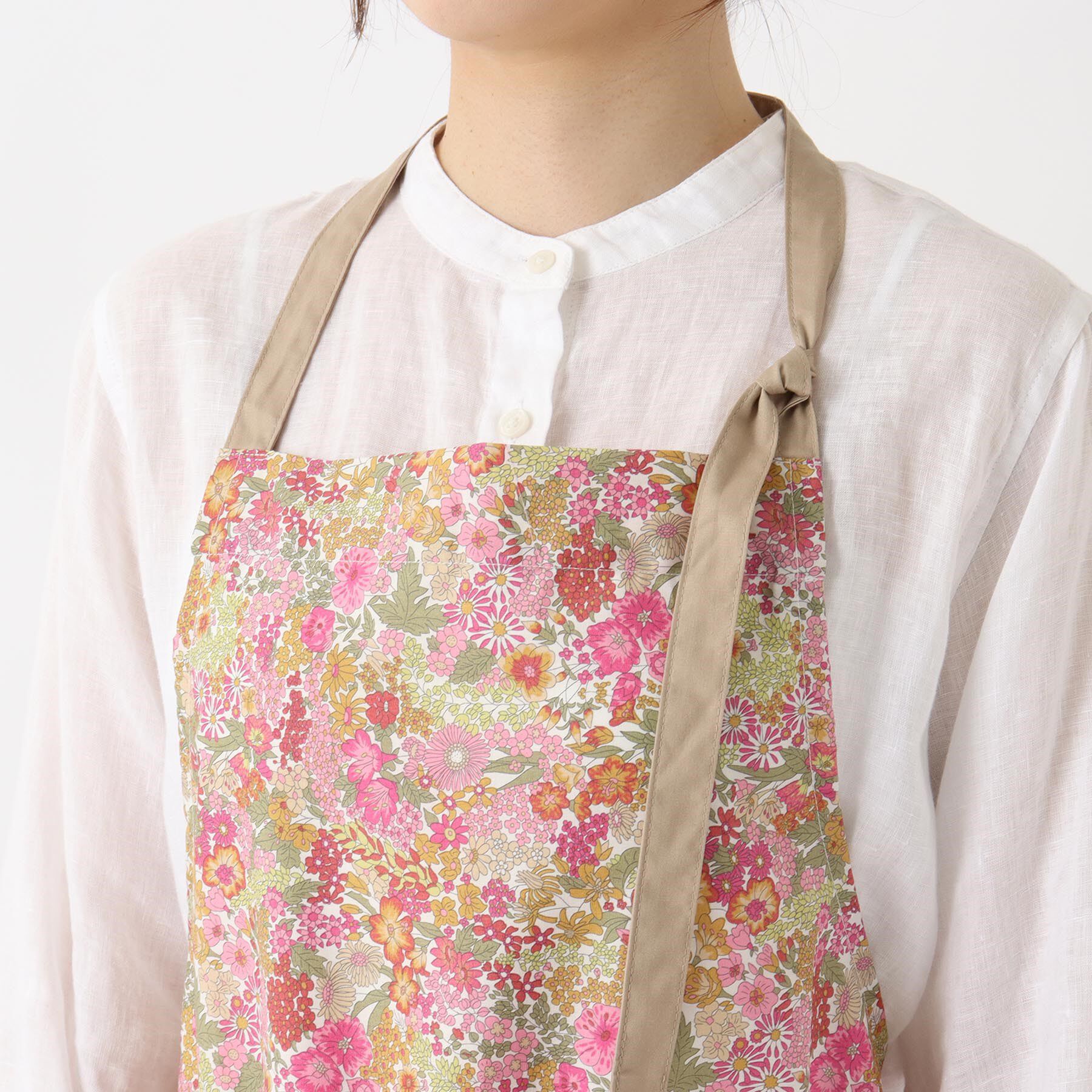 212 KITCHEN STORE「エプロン マーガレットアニー PK ＜フローレットロンドン ＞」|食器・キッチングッズ|