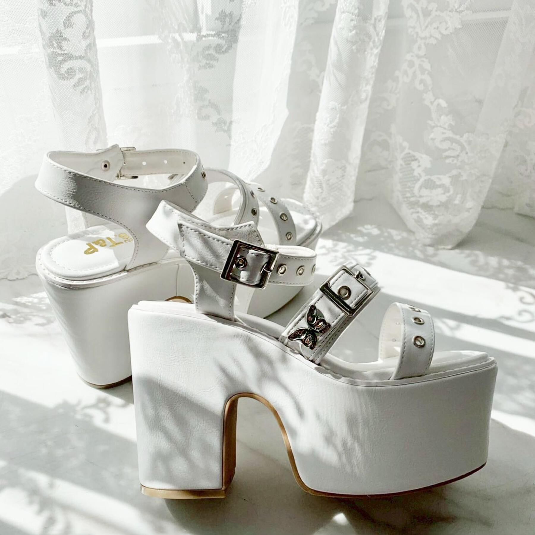 csT&P「厚底バタフライ付ベルトサンダル」|サンダル|