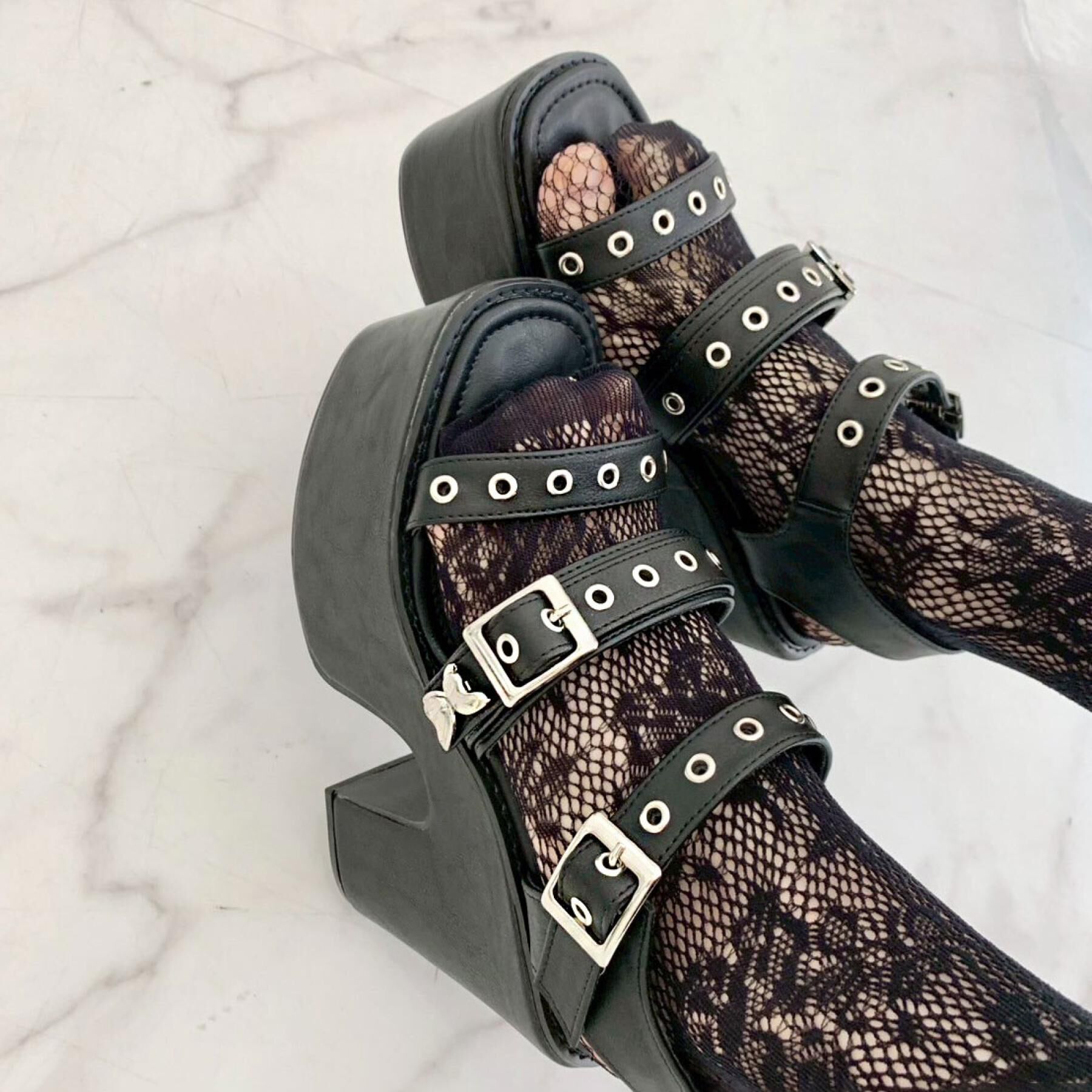 csT&P「厚底バタフライ付ベルトサンダル」|サンダル|