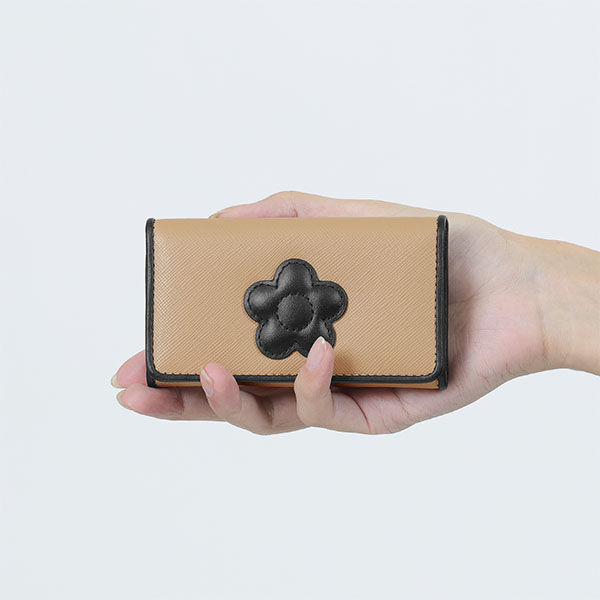 MARY QUANT「デイジーパッチスナップ2 キーケース」|キーケース|