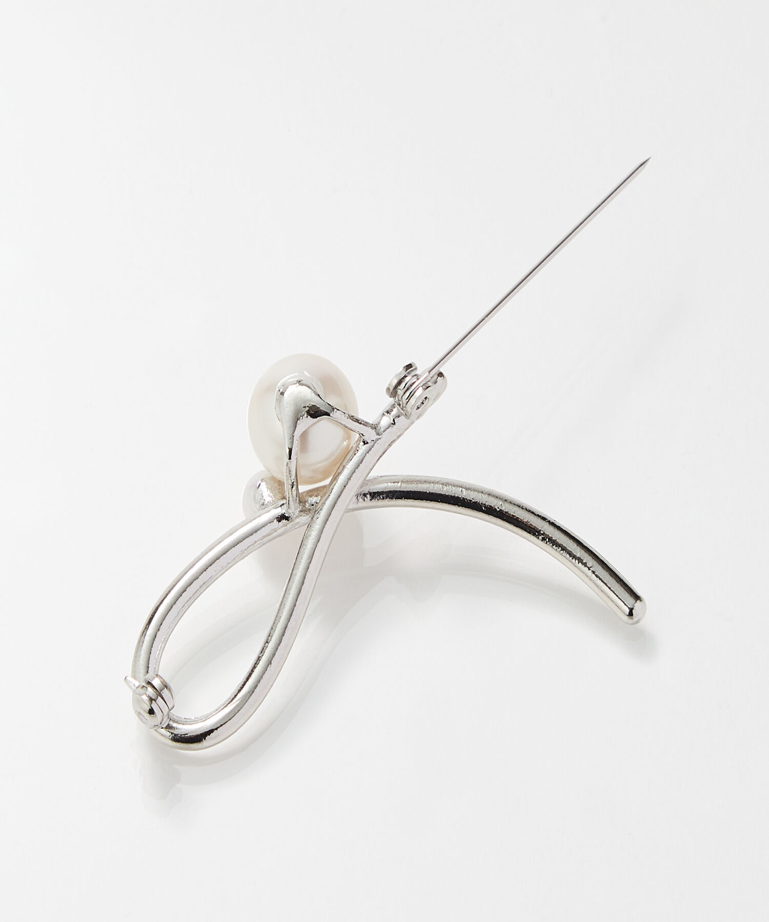 Phoebe「クロスメタルパールブローチ　シルバー　セレモニー/入学式/卒業式/式典」|ブローチ・コサージュ|