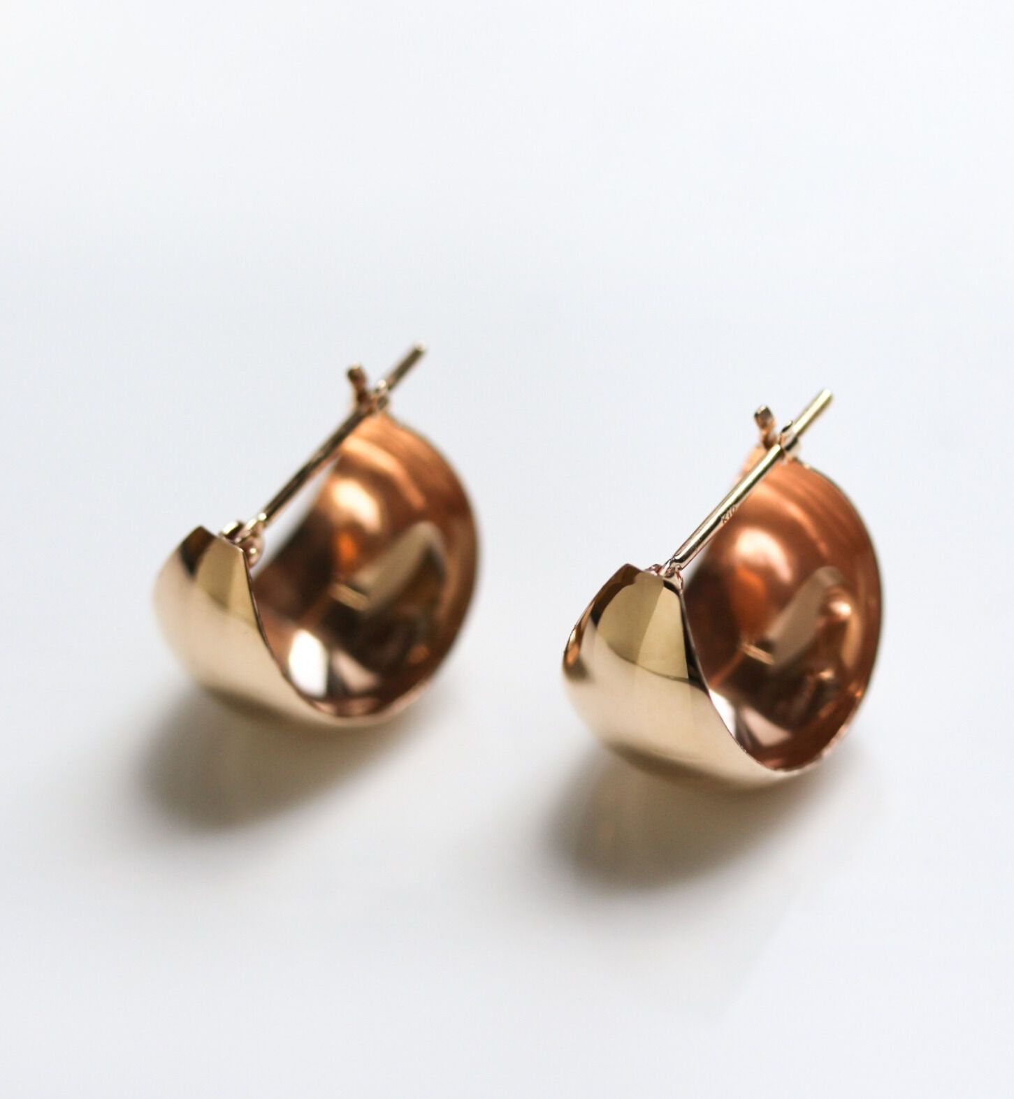  「ゴールド 月甲 ピアス | K10YG」|ピアス|K10 イエローゴールド