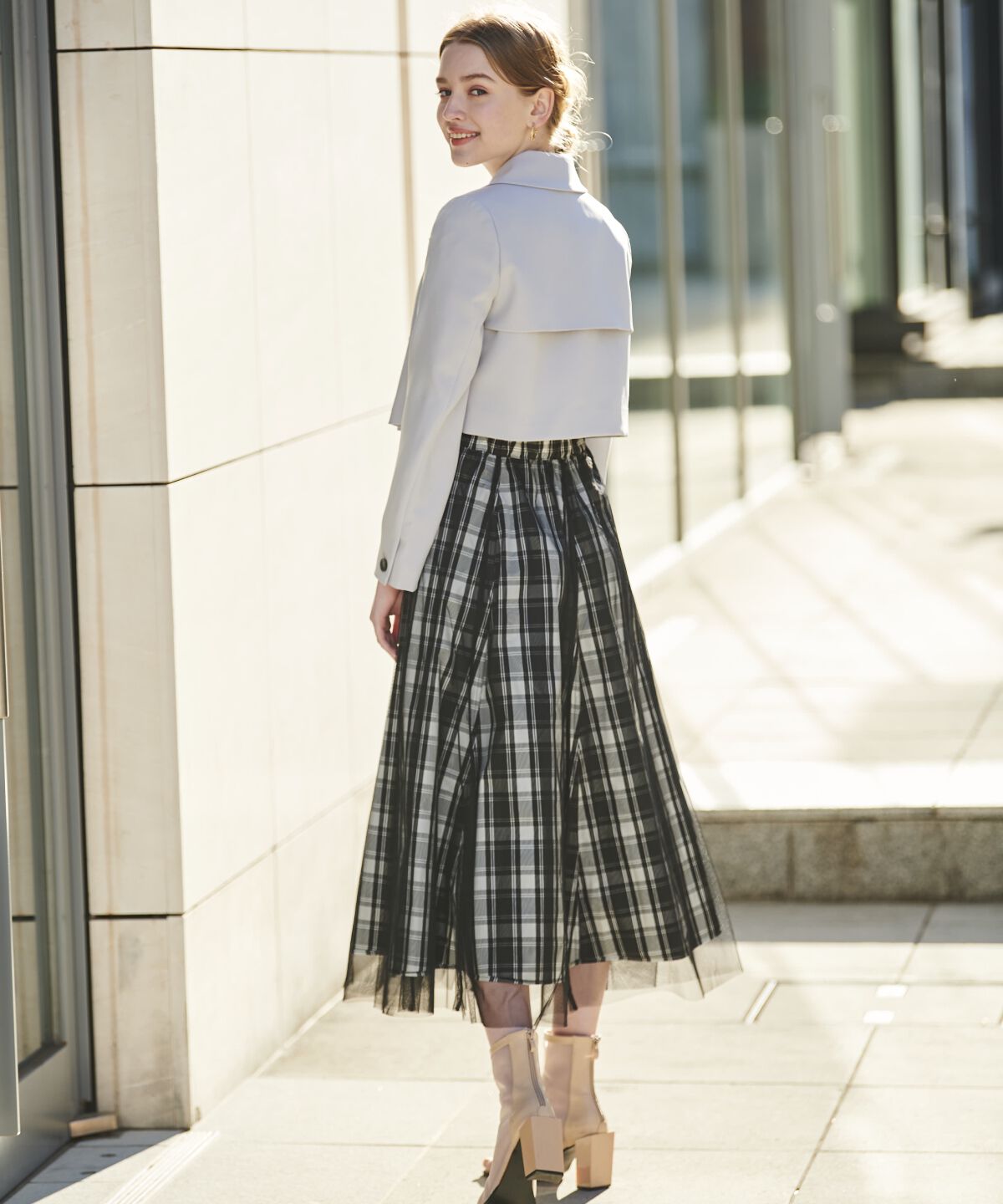 アンドクチュール「ダブルクロスショートトレンチ」|トレンチコート|