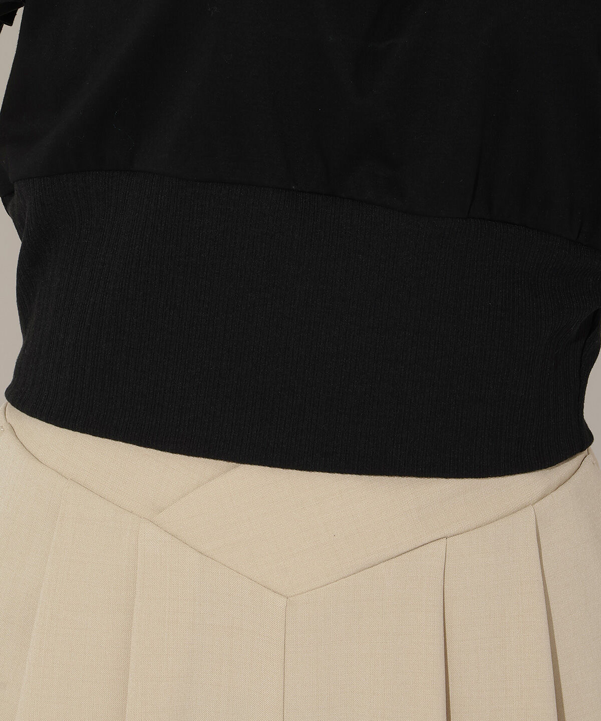 アンドクチュール「クロップドロゴTシャツ」|Tシャツ・カットソー|