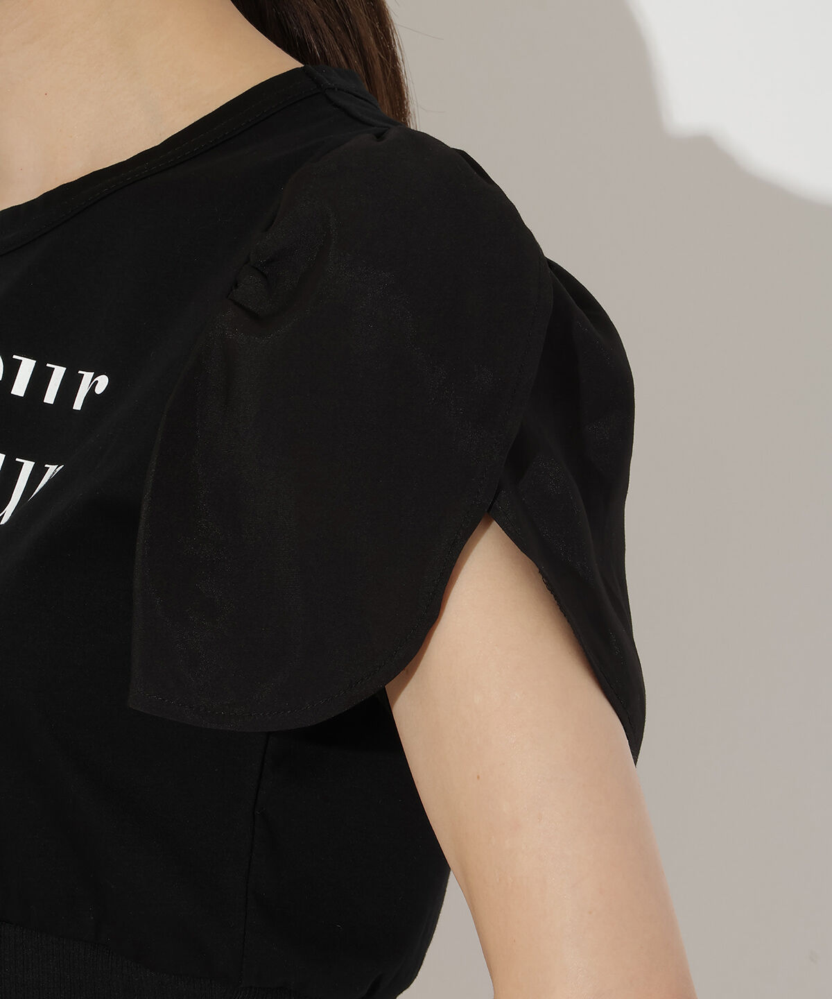 アンドクチュール「クロップドロゴTシャツ」|Tシャツ・カットソー|