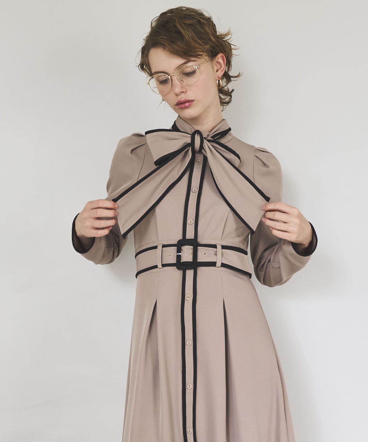 アンドクチュール「配色パイピングボウタイ付きワンピース」|ワンピース|