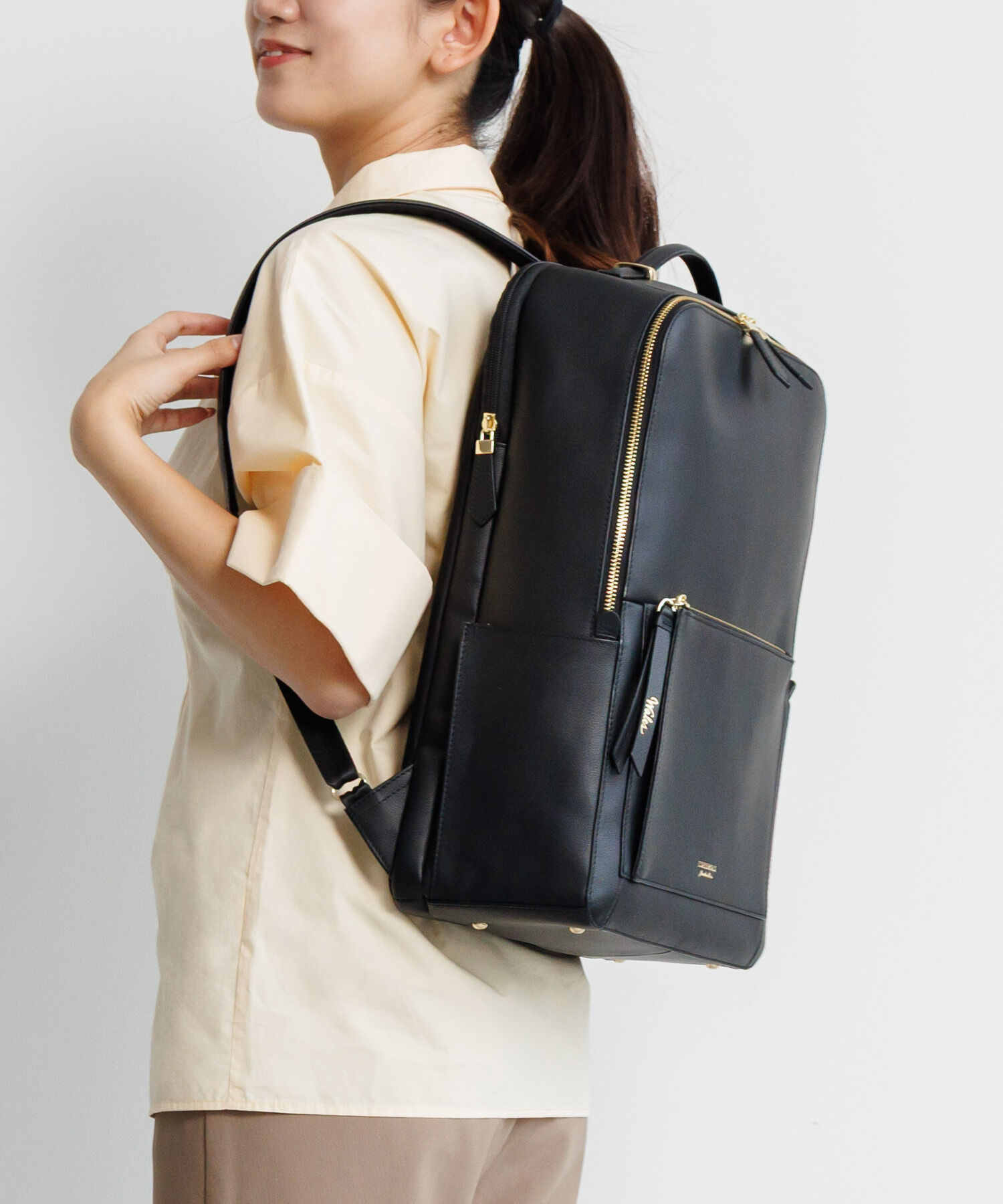 Jewelna Rose「Jewelna Rose ウェールズ リュック B4サイズ 15.6インチ収納 本革 11975」|リュック|