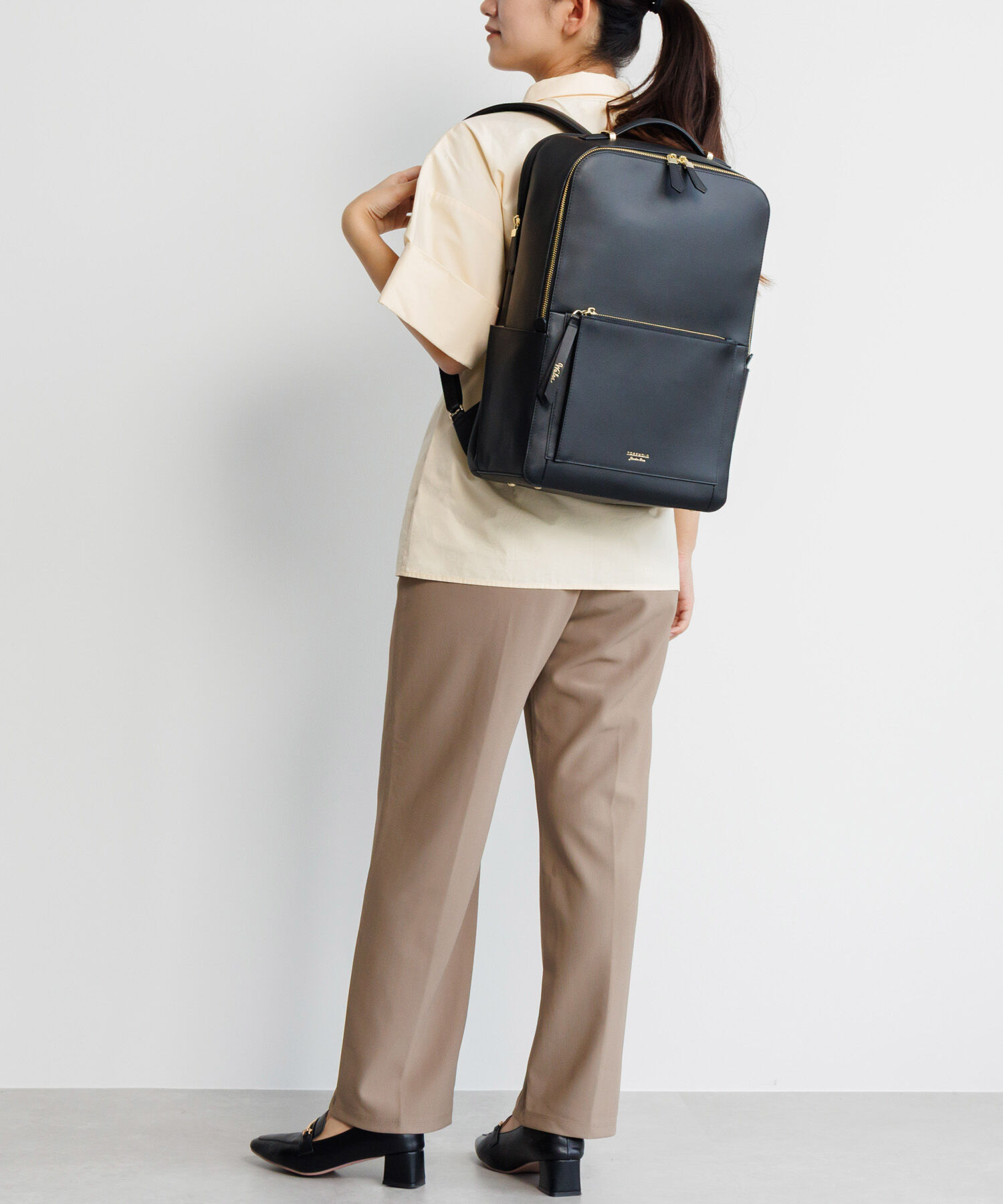 Jewelna Rose「Jewelna Rose ウェールズ リュック B4サイズ 15.6インチ収納 本革 11975」|リュック|