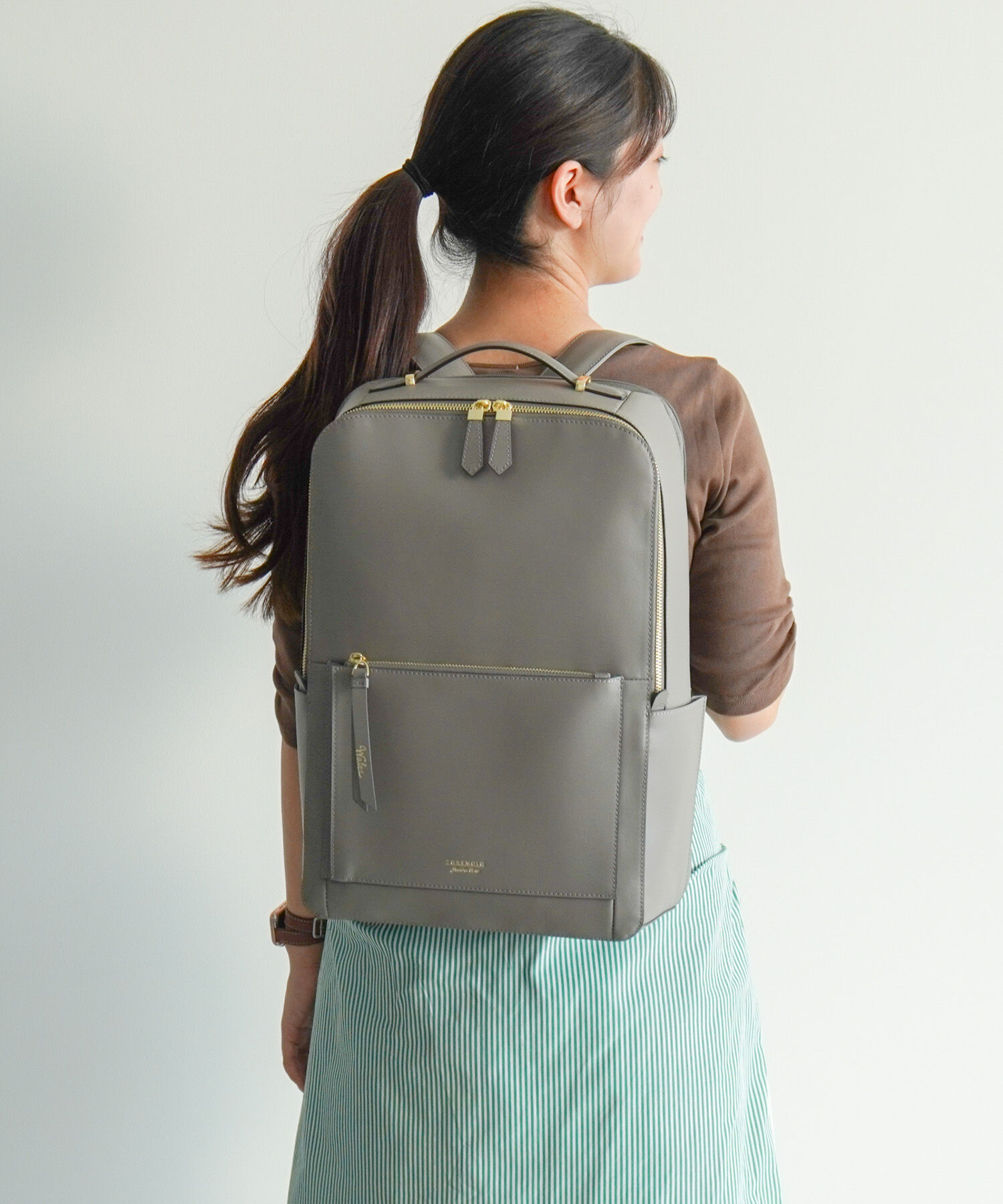 Jewelna Rose「Jewelna Rose ウェールズ リュック B4サイズ 15.6インチ収納 本革 11975」|リュック|