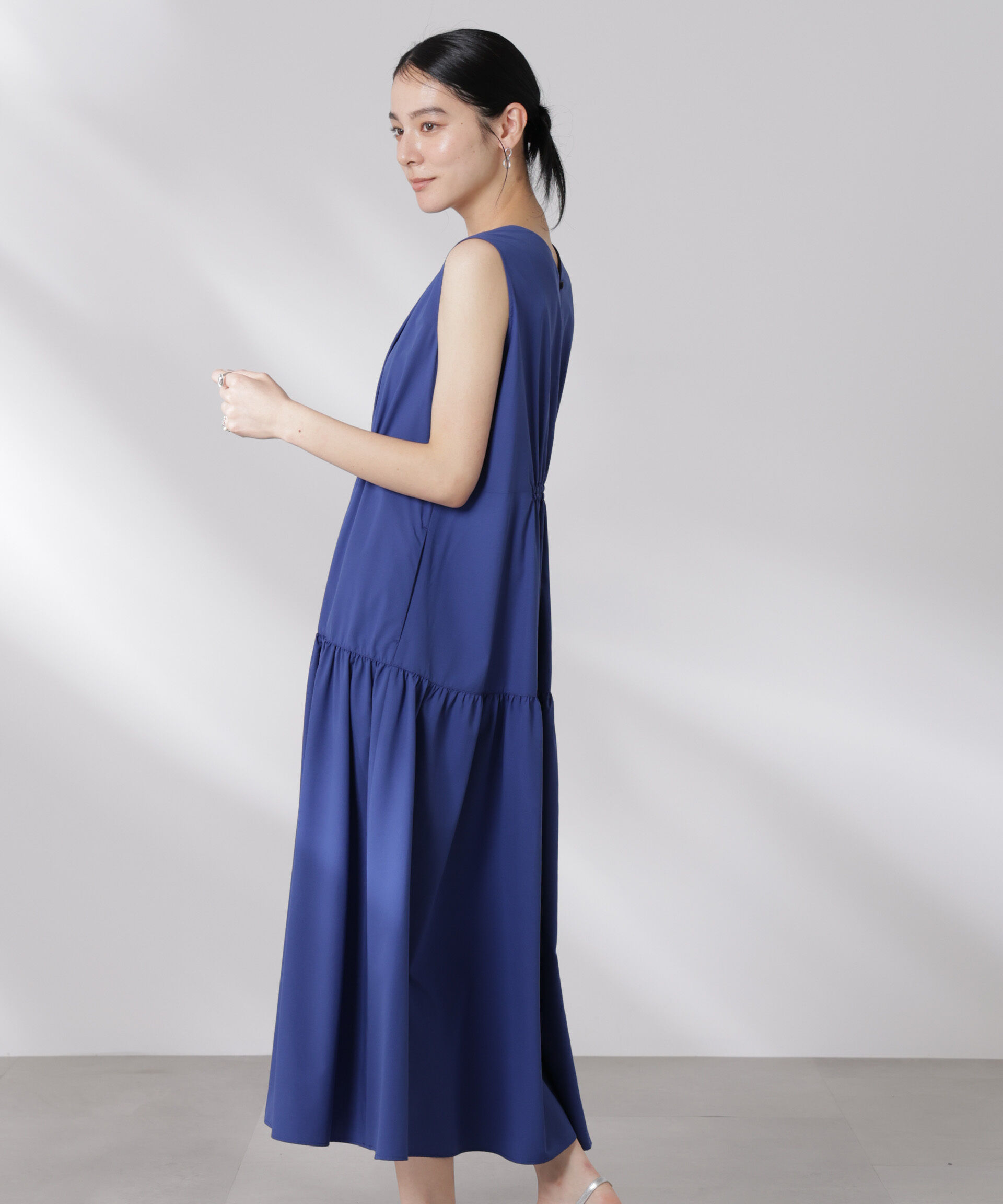 nano･universe「MINOTECH(R)Vネックギャザーティアードワンピース」|ワンピース|