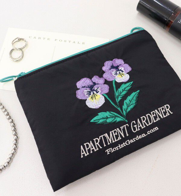 fredy emue「【JOli JOli/ジョリジョリ】刺しゅうフラットポーチ」|ポーチ|