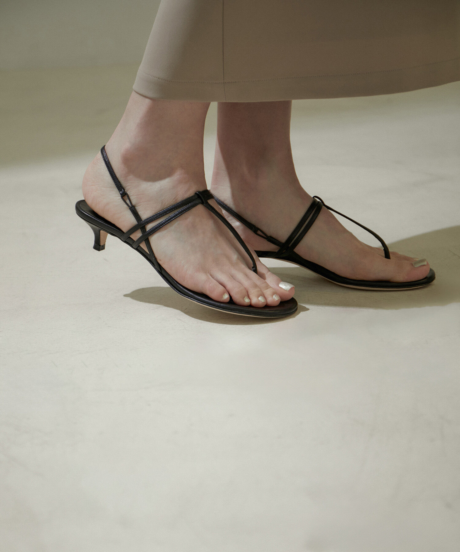 SALON adam et rope'「【BRENTELLA（ブレンテッラ）】Wストラップトングサンダル」|サンダル|