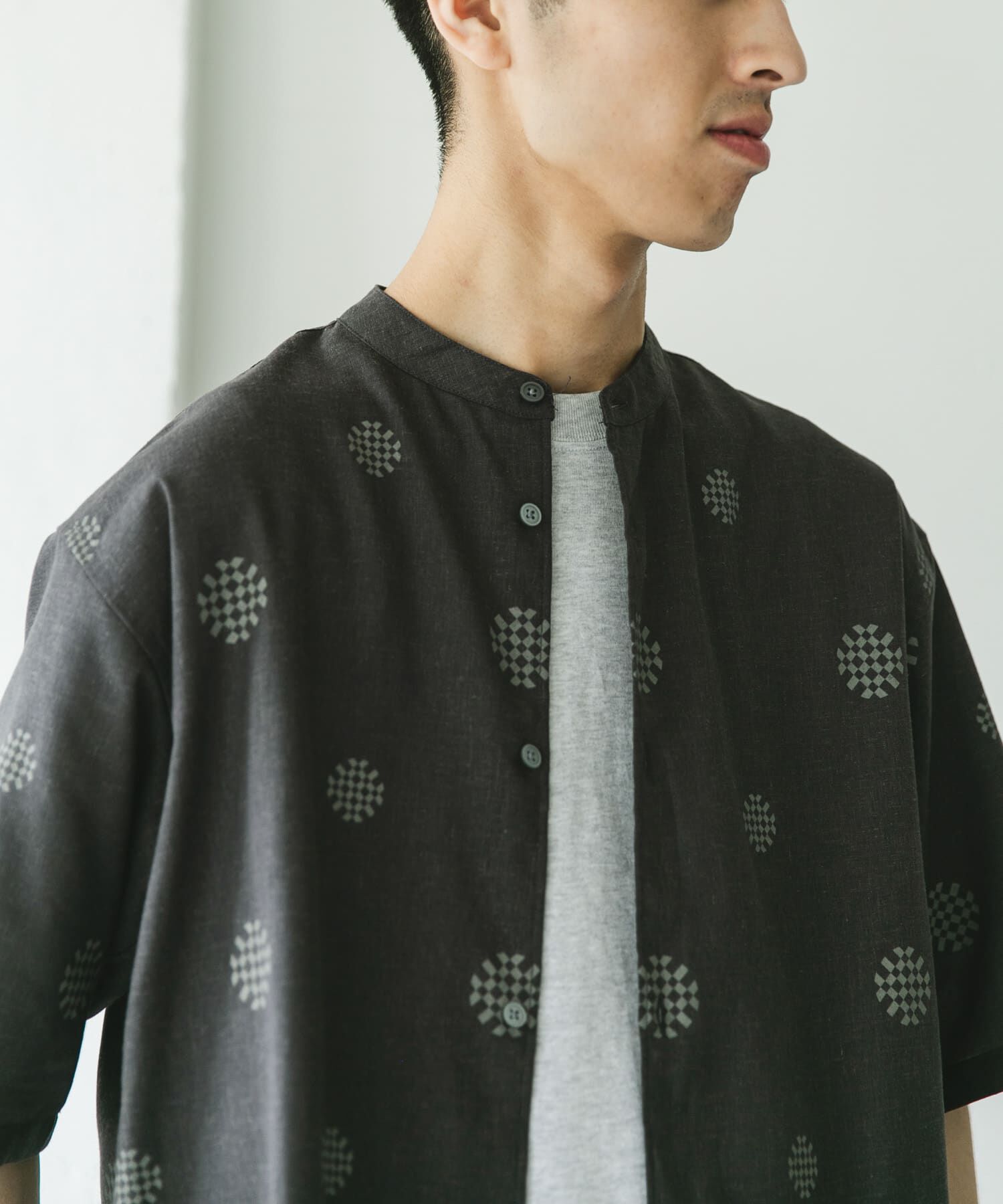 URBAN RESEARCH DOORS「『XLサイズ/WEB限定』『UR TECH 高機能リネン』バンドカラーシャツ」|シャツ・ブラウス|