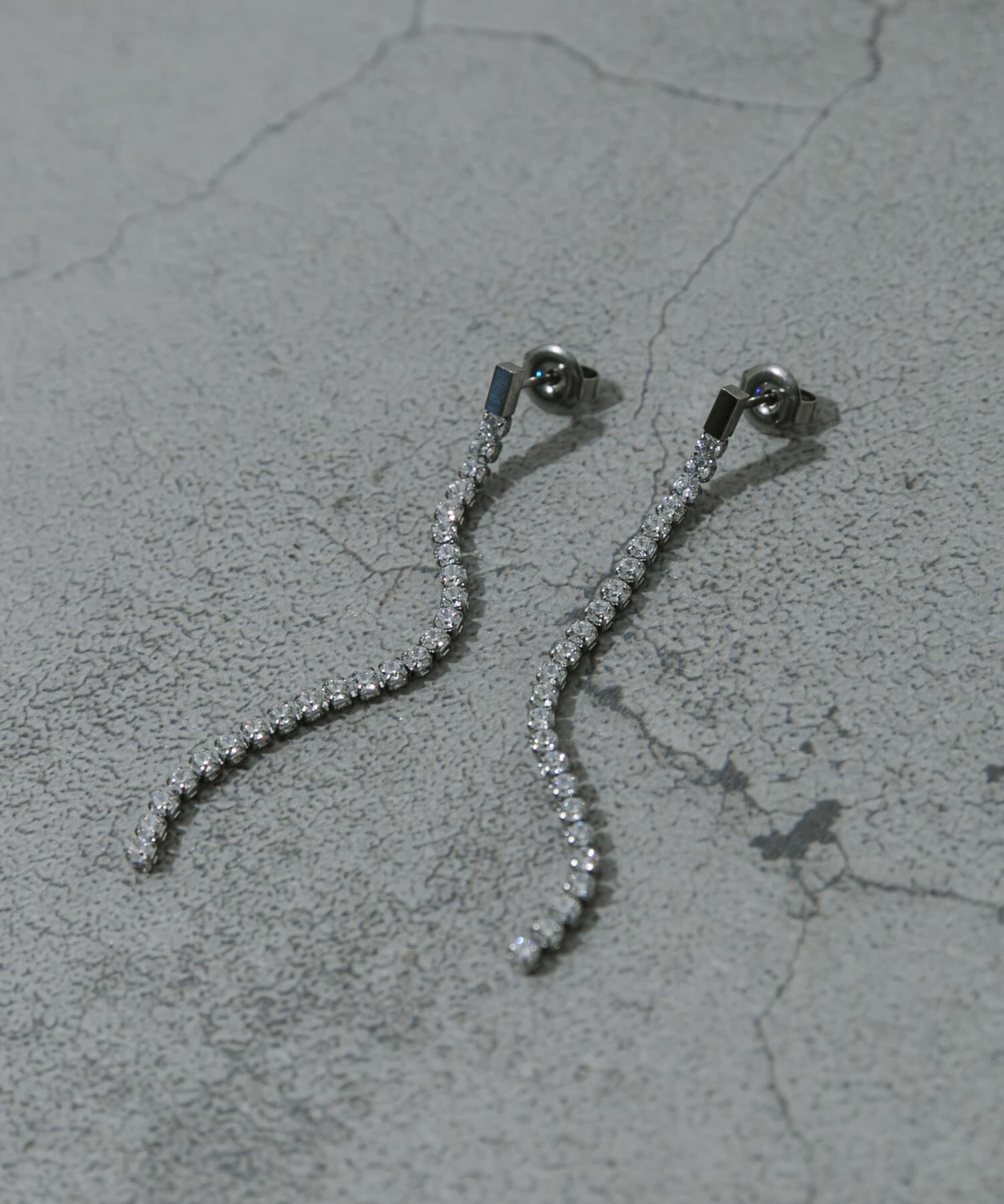 SMELLY「ステンレスビジューチェーンピアス」|ピアス|シルバー