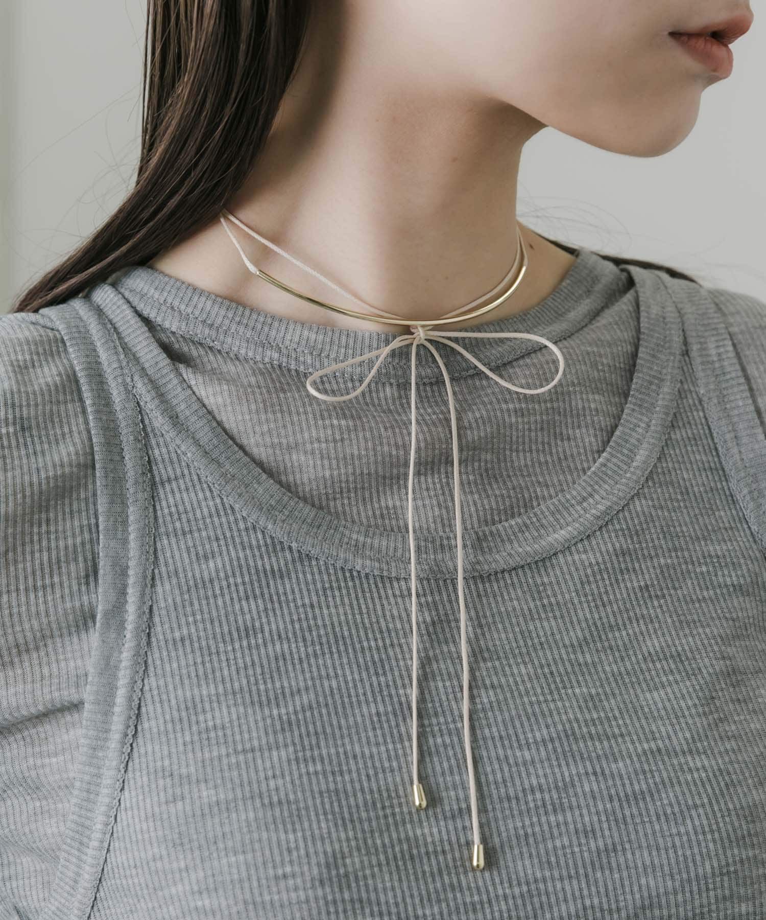 SMELLY「メタルカーブチョーカーネックレス」|ネックレス|