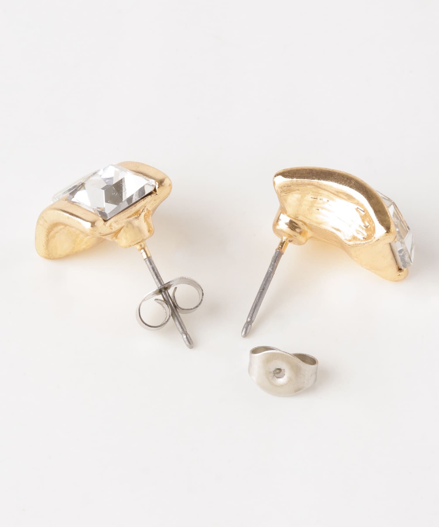 SMELLY「レクタングルカーブビジューピアス」|ピアス|