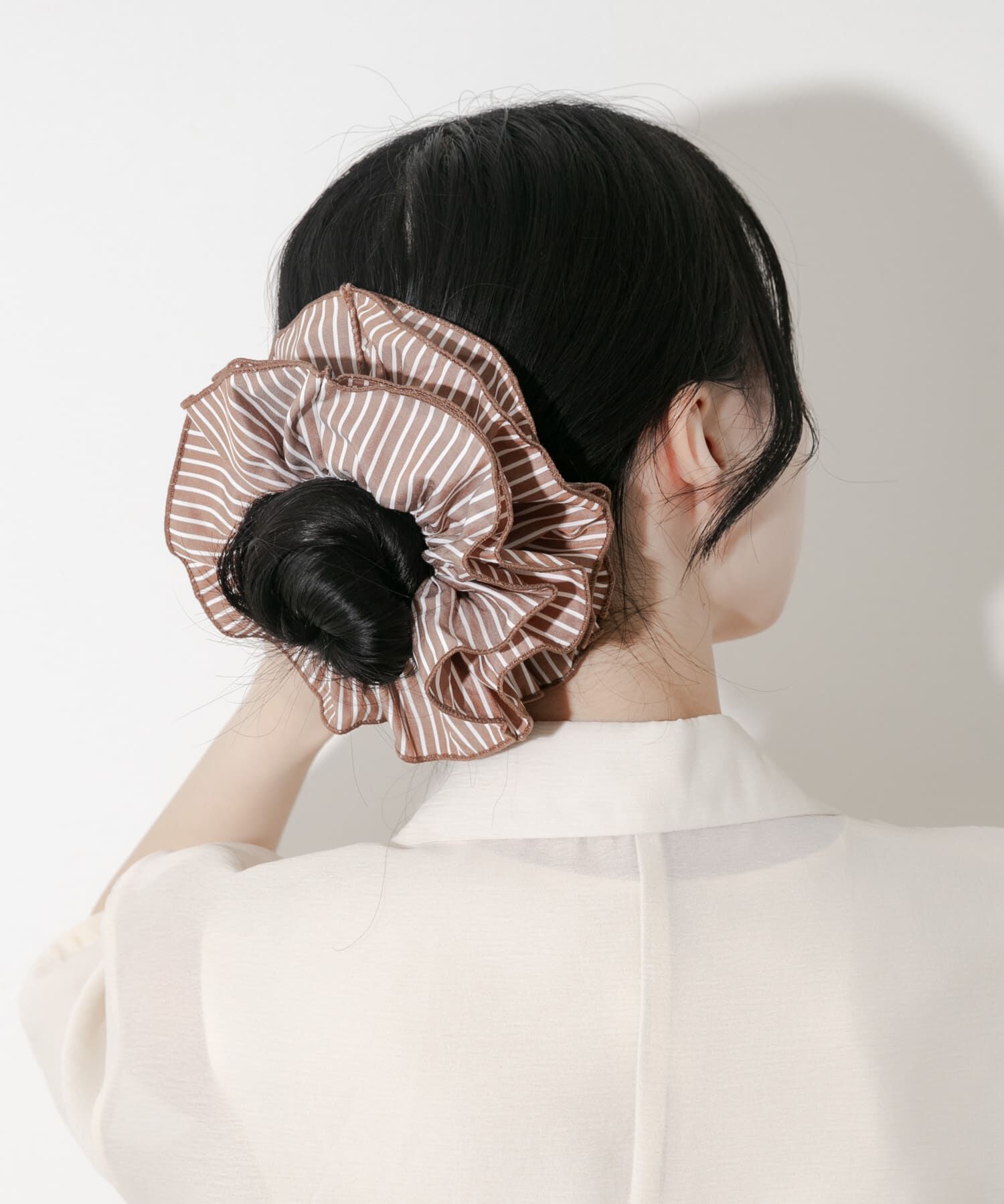 SMELLY「ストライプボリュームシュシュ」|ヘアゴム・シュシュ|ブラウン