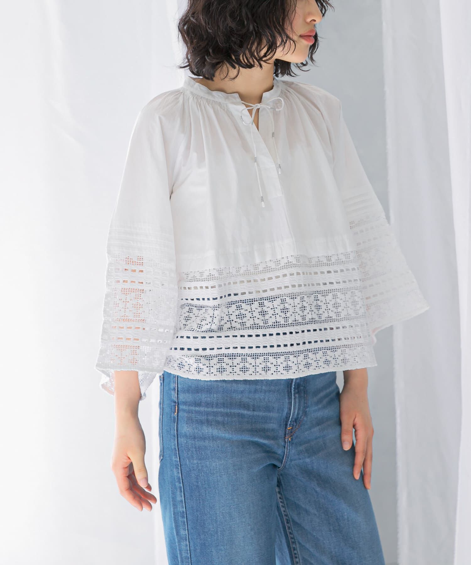 URBAN RESEARCH ROSSO「sara mallika　COTTON BORDER GATHER LACE TOP」|シャツ・ブラウス|ホワイト
