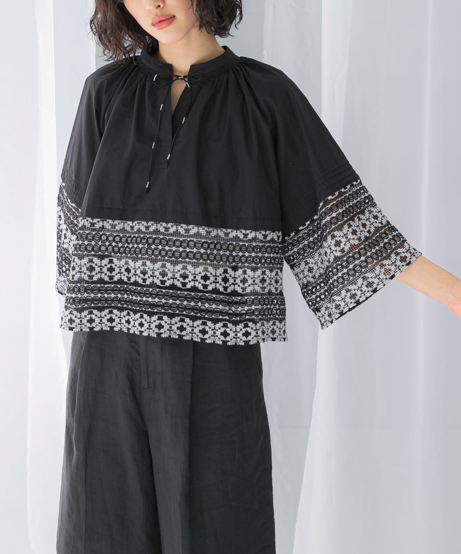 URBAN RESEARCH ROSSO「sara mallika　COTTON BORDER GATHER LACE TOP」|シャツ・ブラウス|
