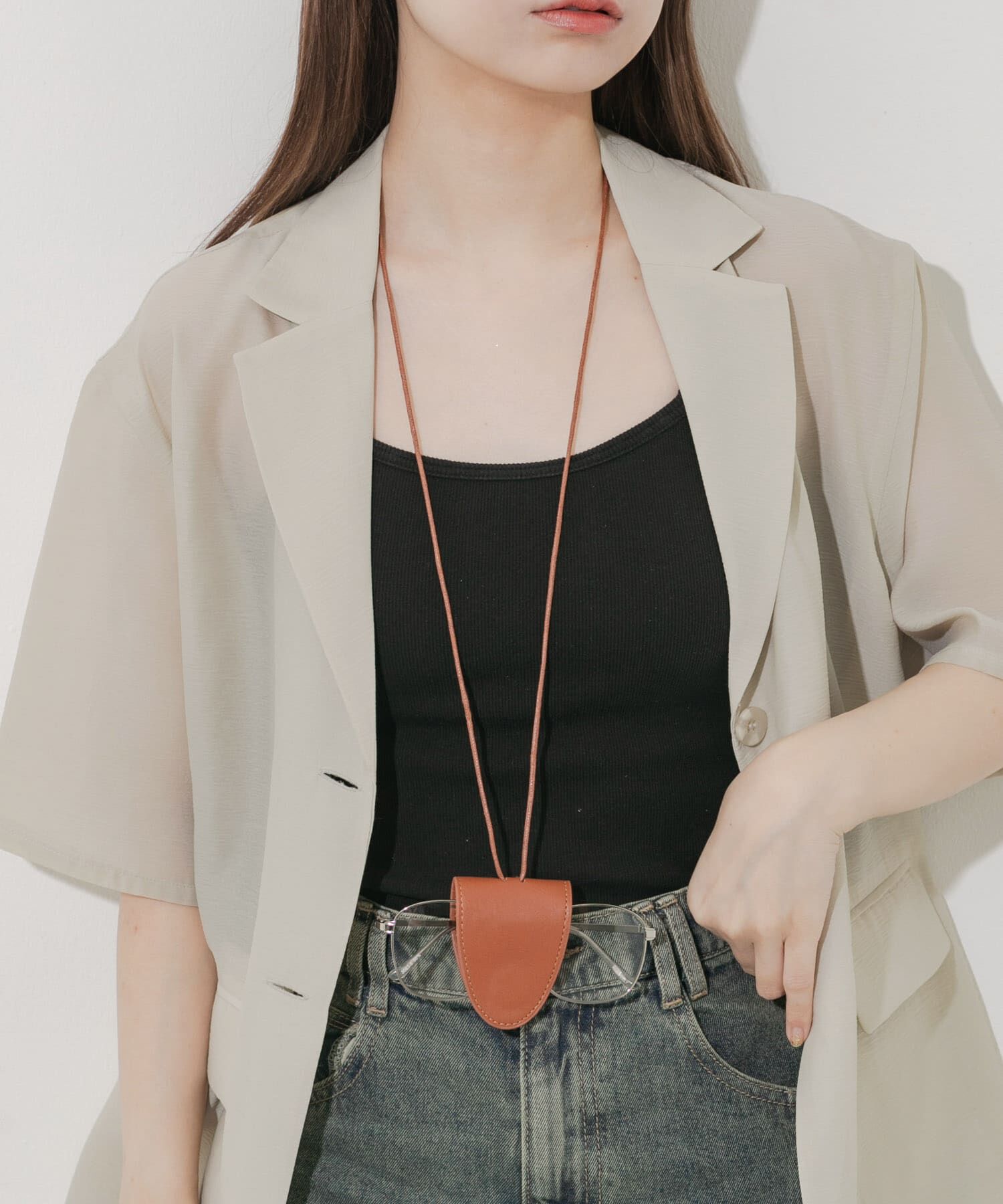 SMELLY「マグネットメガネホルダー」|メガネ|ブラウン