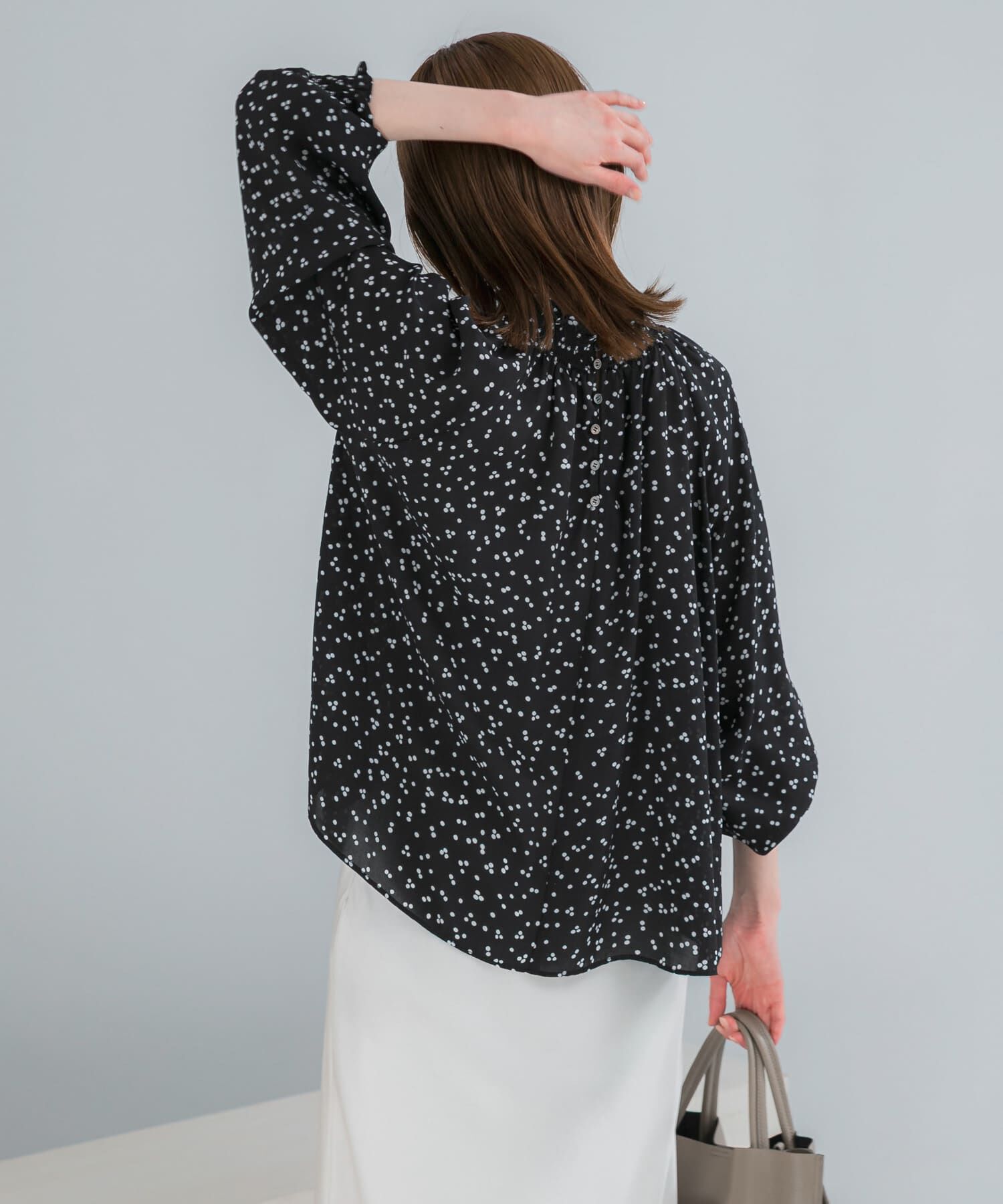 URBAN RESEARCH ROSSO「『WEB/一部店舗限定』ウォッシャブルランダムドットブラウス」|シャツ・ブラウス|