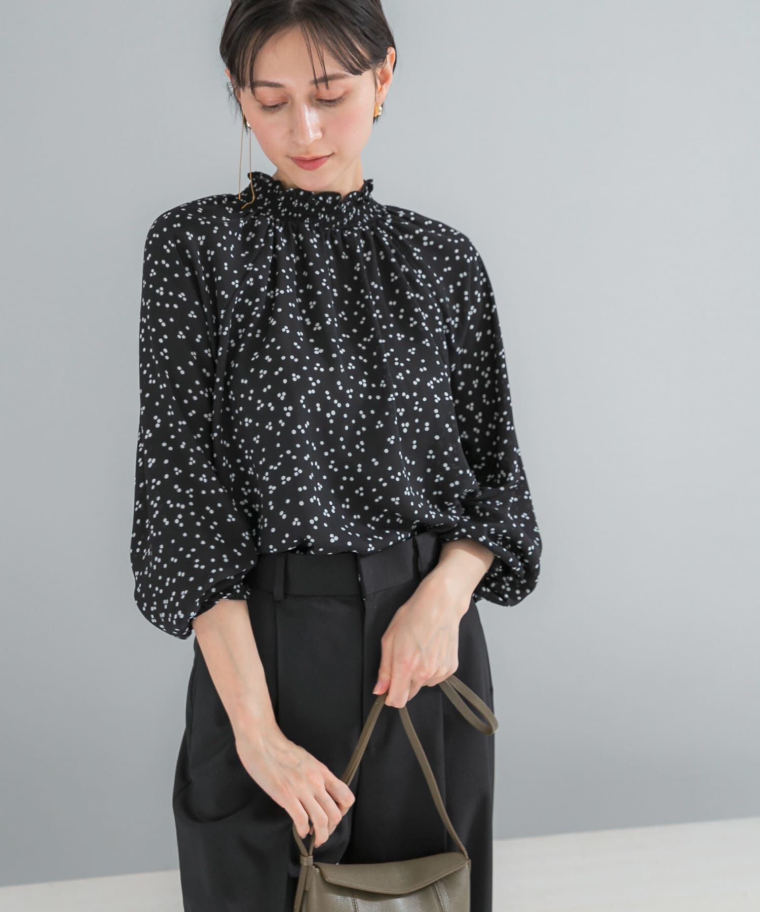 URBAN RESEARCH ROSSO「『WEB/一部店舗限定』ウォッシャブルランダムドットブラウス」|シャツ・ブラウス|