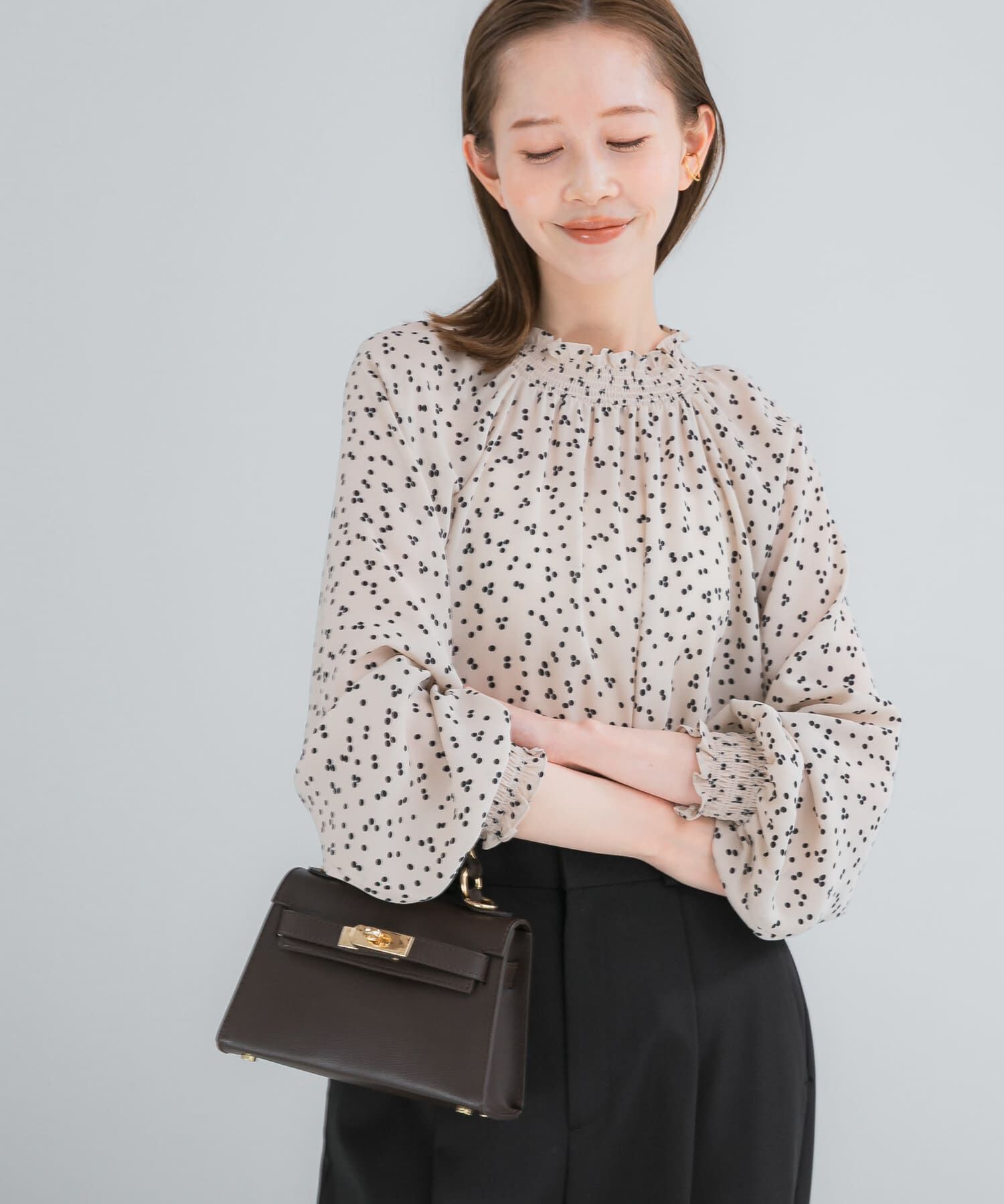 URBAN RESEARCH ROSSO「『WEB/一部店舗限定』ウォッシャブルランダムドットブラウス」|シャツ・ブラウス|ライトベージュ