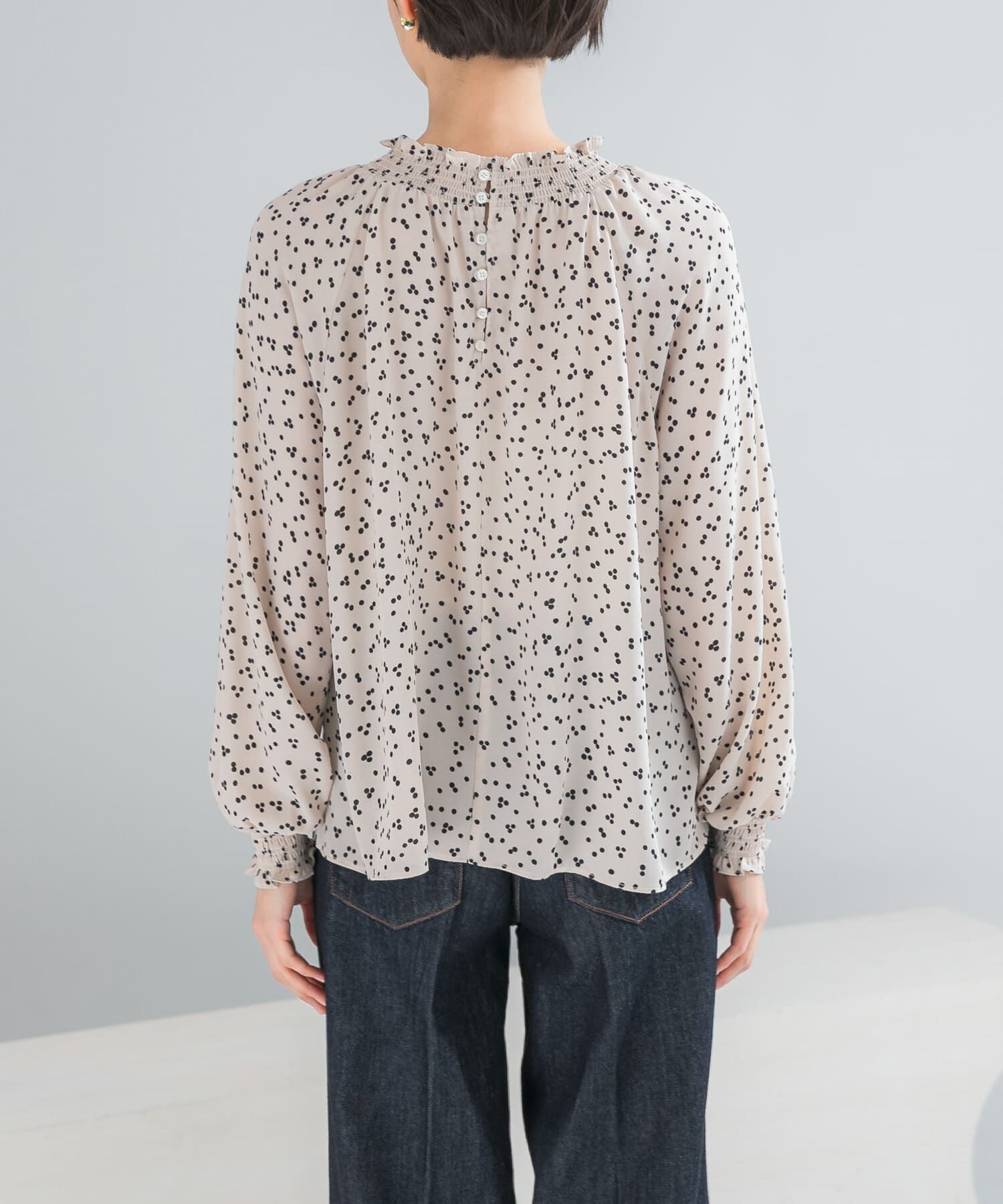 URBAN RESEARCH ROSSO「『WEB/一部店舗限定』ウォッシャブルランダムドットブラウス」|シャツ・ブラウス|