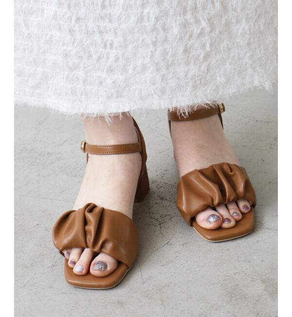  「《WEB限定アイテム》ギャザーストラップサンダル」|サンダル|