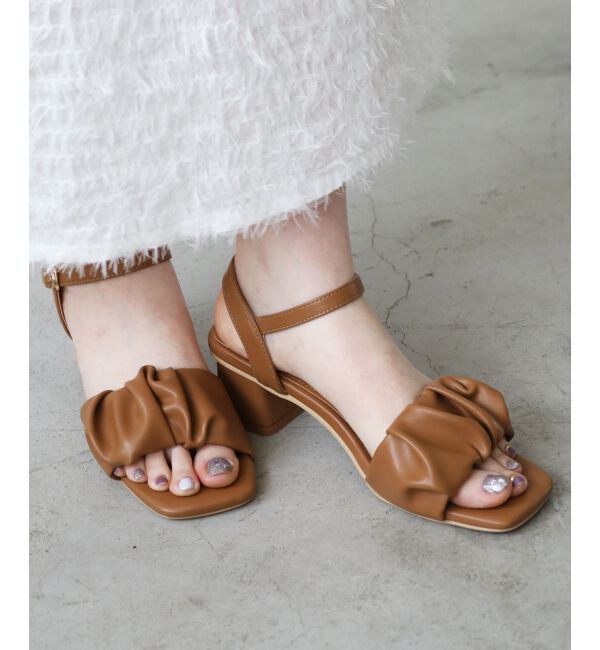  「《WEB限定アイテム》ギャザーストラップサンダル」|サンダル|