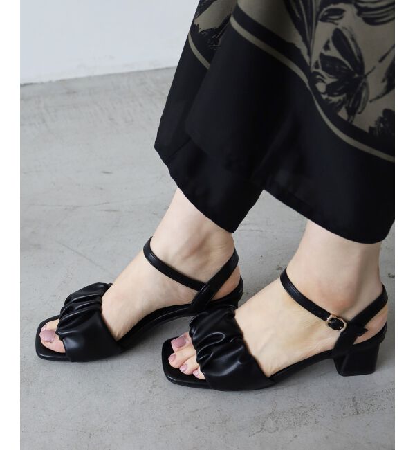  「《WEB限定アイテム》ギャザーストラップサンダル」|サンダル|