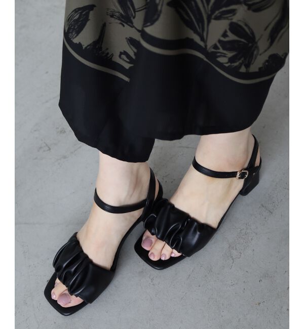  「《WEB限定アイテム》ギャザーストラップサンダル」|サンダル|