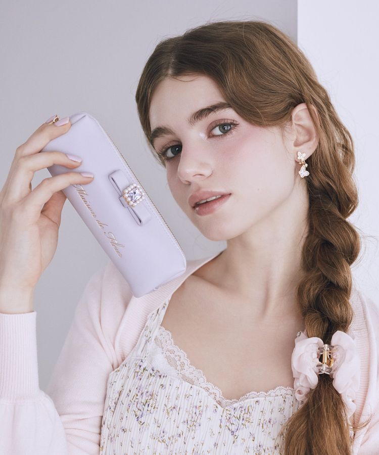 Maison de FLEUR「パールビジュー合皮リボンロングポーチ」|ポーチ|ラベンダー