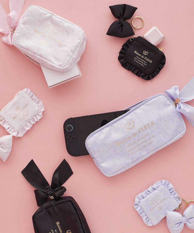 Maison de FLEUR「ブランドロゴマルチケース」|ポーチ|