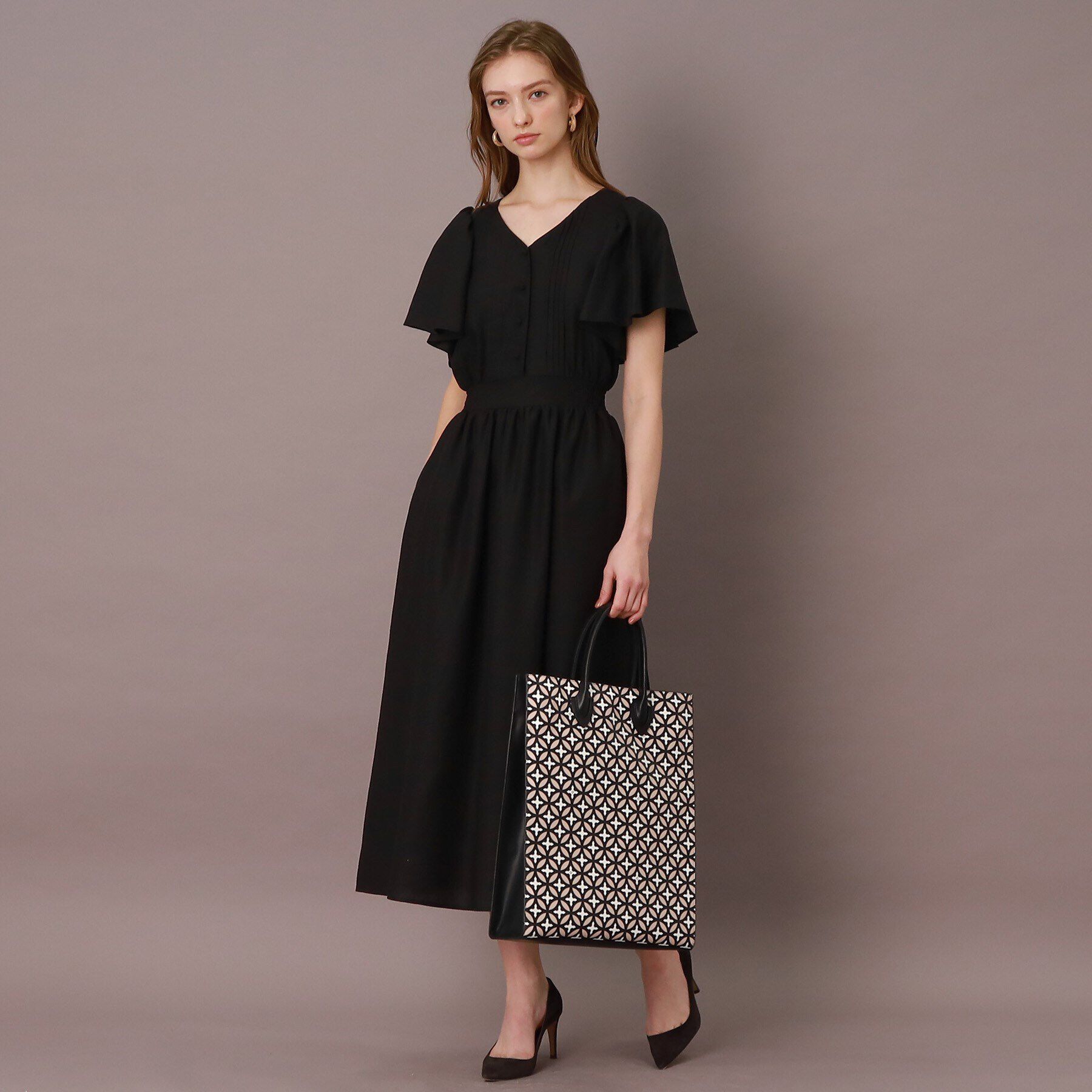 DRESSTERIOR「【袖コンシャス/洗える/ウエストゴム】フレアスリーブウエストシャーリングワンピース」|ワンピース|