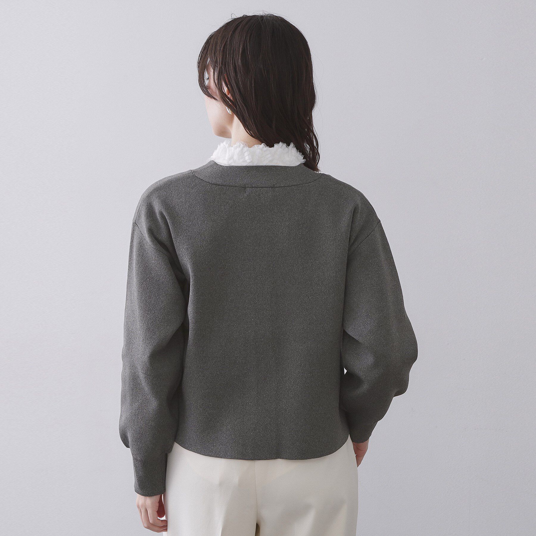 OPAQUE.CLIP「ゴールドビックボタンVネックニットカーディガン【洗濯機OK】」|カーディガン|