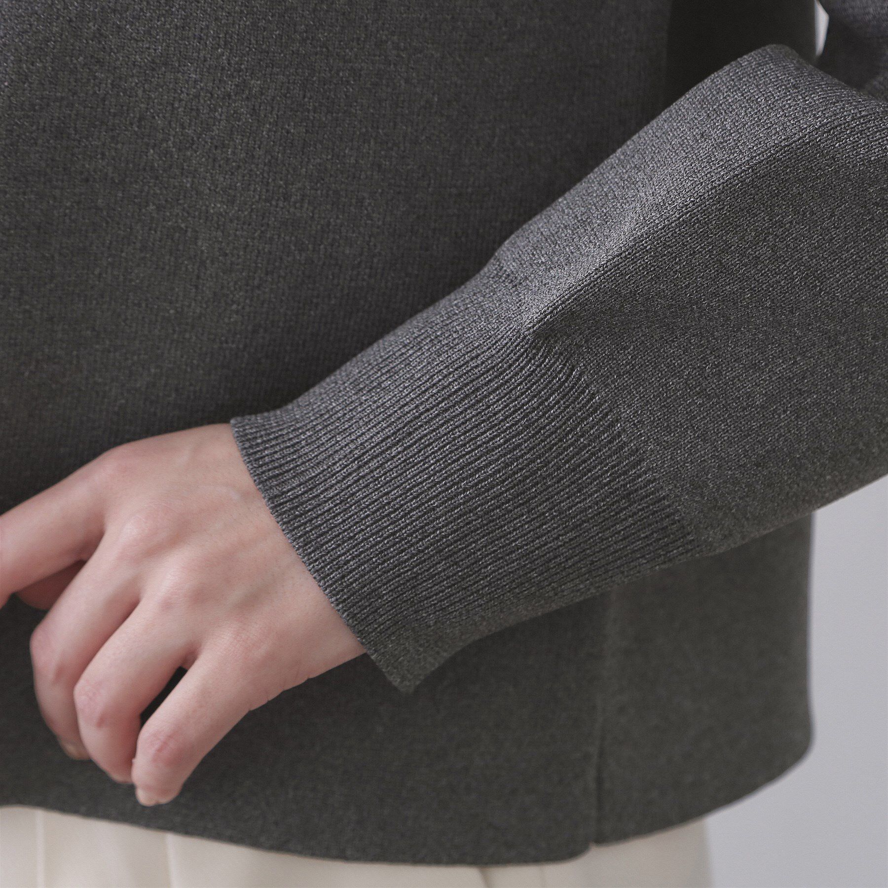 OPAQUE.CLIP「ゴールドビックボタンVネックニットカーディガン【洗濯機OK】」|カーディガン|