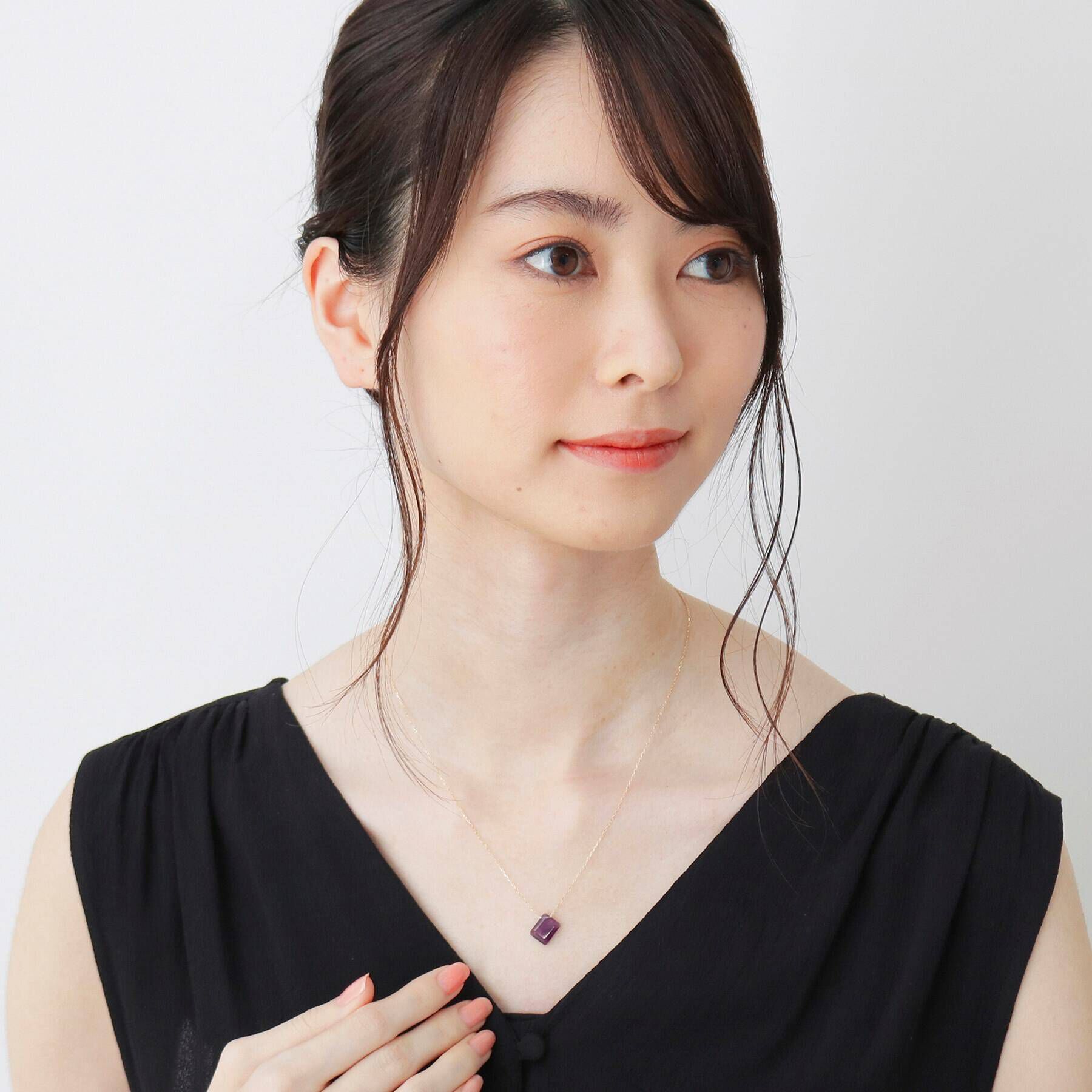 COCOSHNIK「カラーストーン（アメシスト）ティルト　ネックレス」|ネックレス|