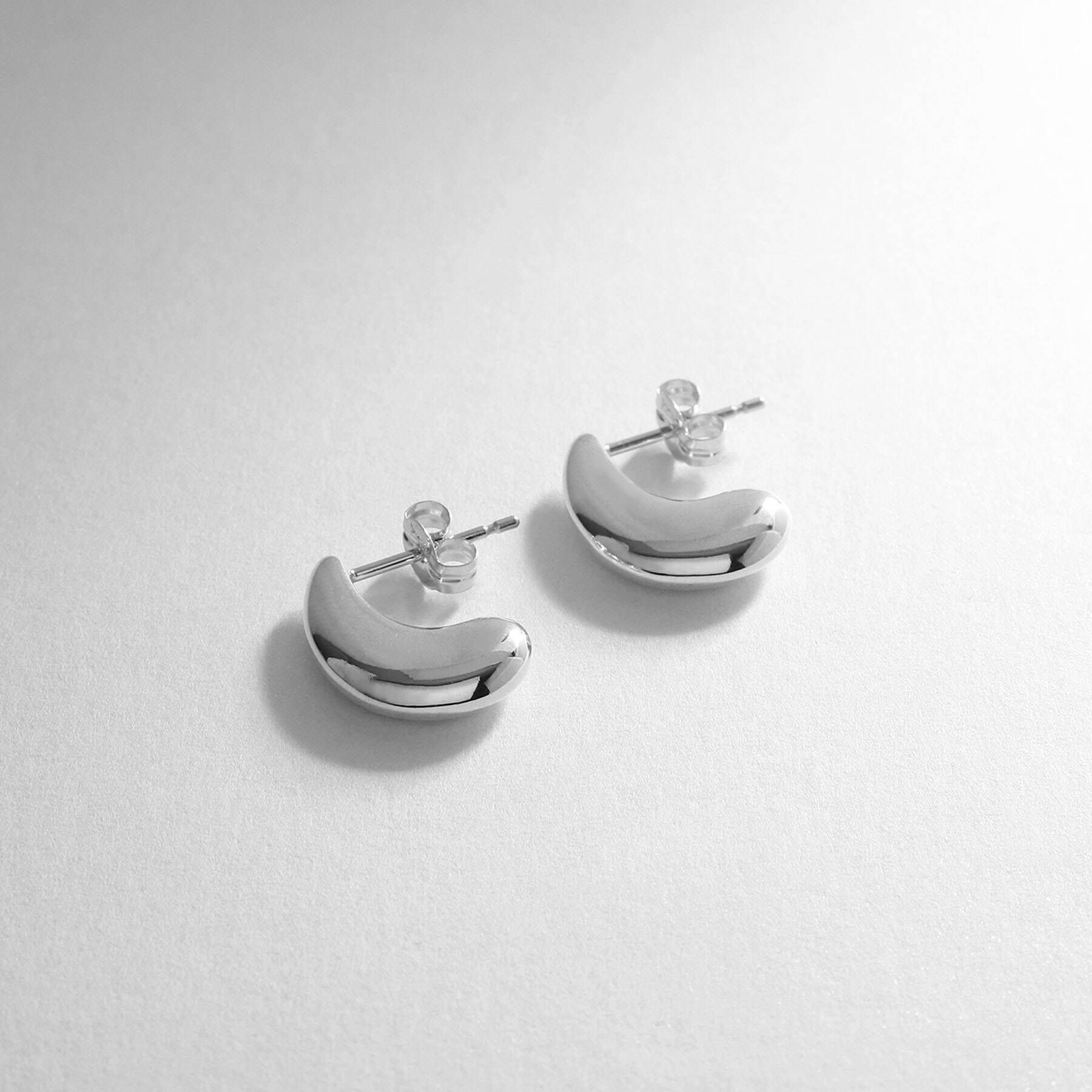 COCOSHNIK「シルバー ドロップ フープピアス」|ピアス|シルバー(600)