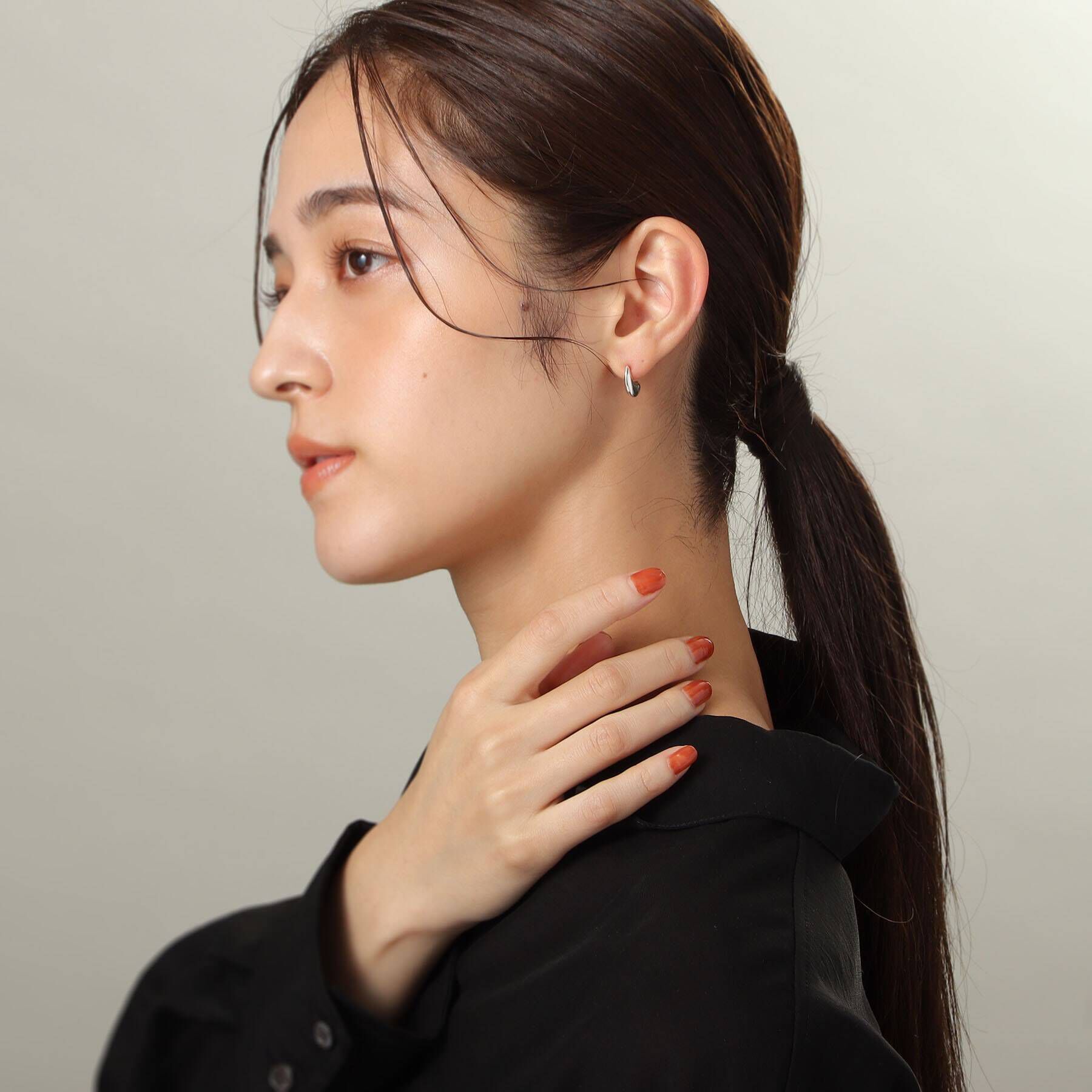 COCOSHNIK「シルバー ドロップ フープピアス」|ピアス|