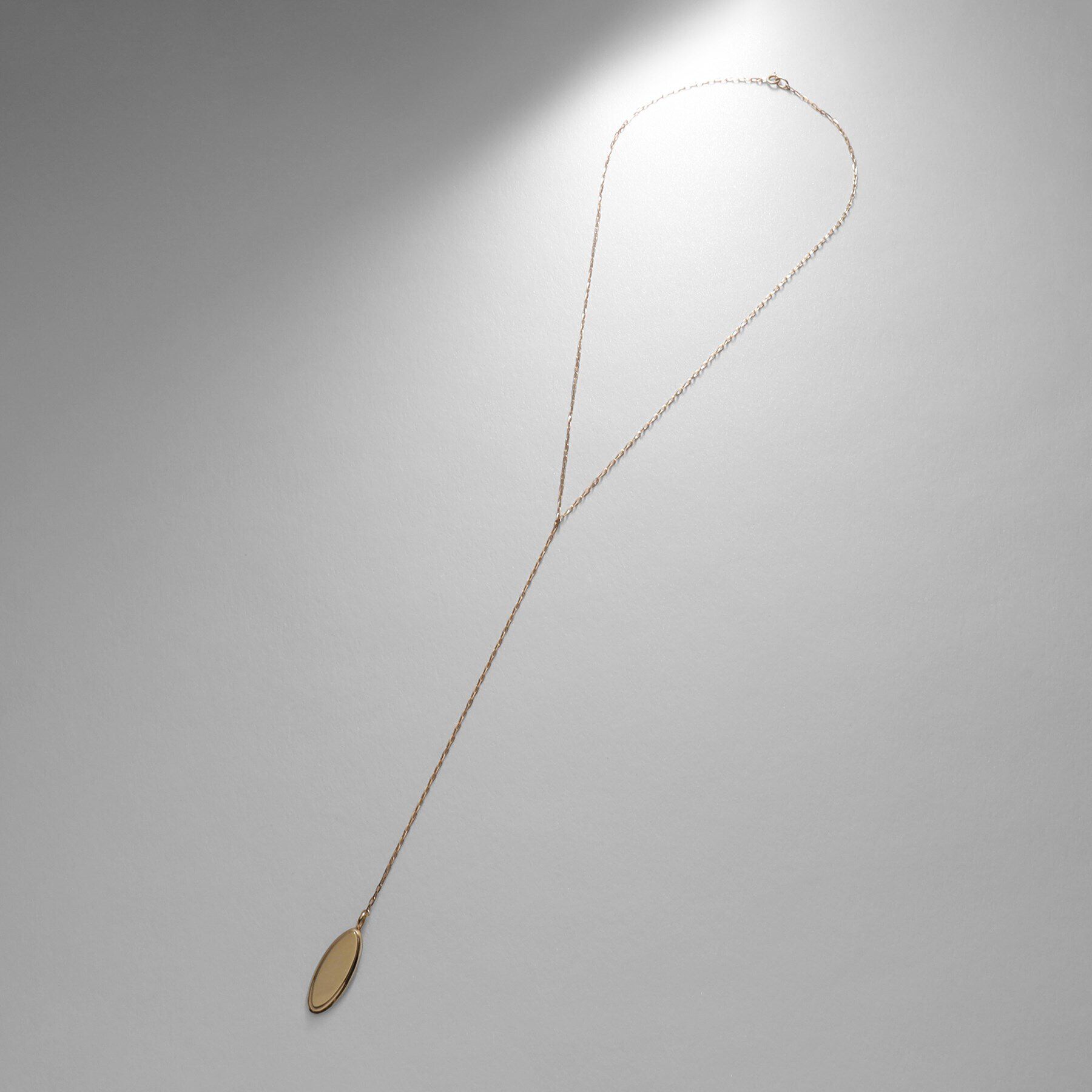 COCOSHNIK「K10ラップフレーム オーバルカットY字 ネックレス」|ネックレス|