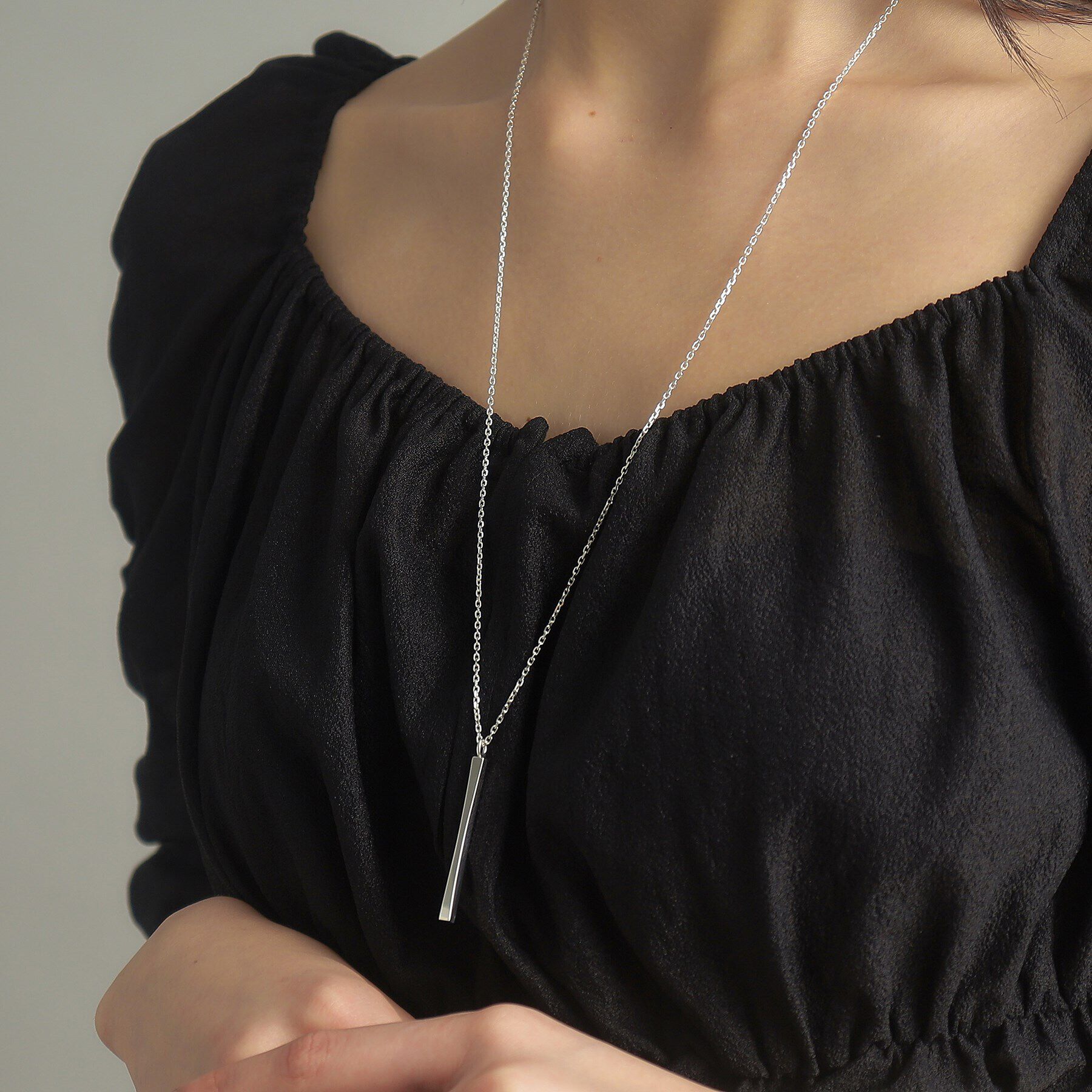 COCOSHNIK ONKITSCH「シルバー スロープカットバーネックレス」|ネックレス|