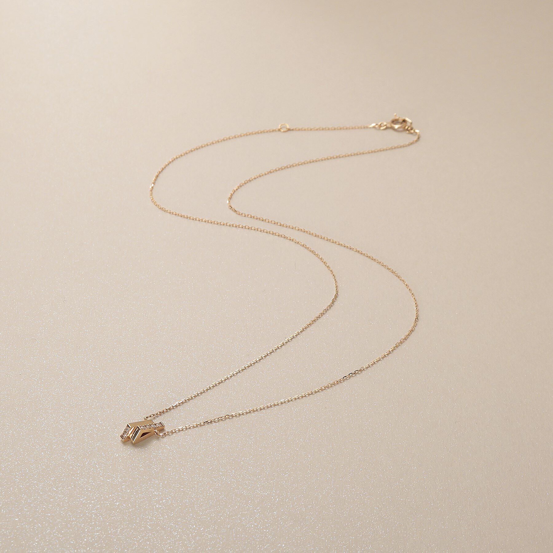 COCOSHNIK「K10ダイヤモンド トライアングルシェイプ ネックレス」|ネックレス|イエローゴールド(1