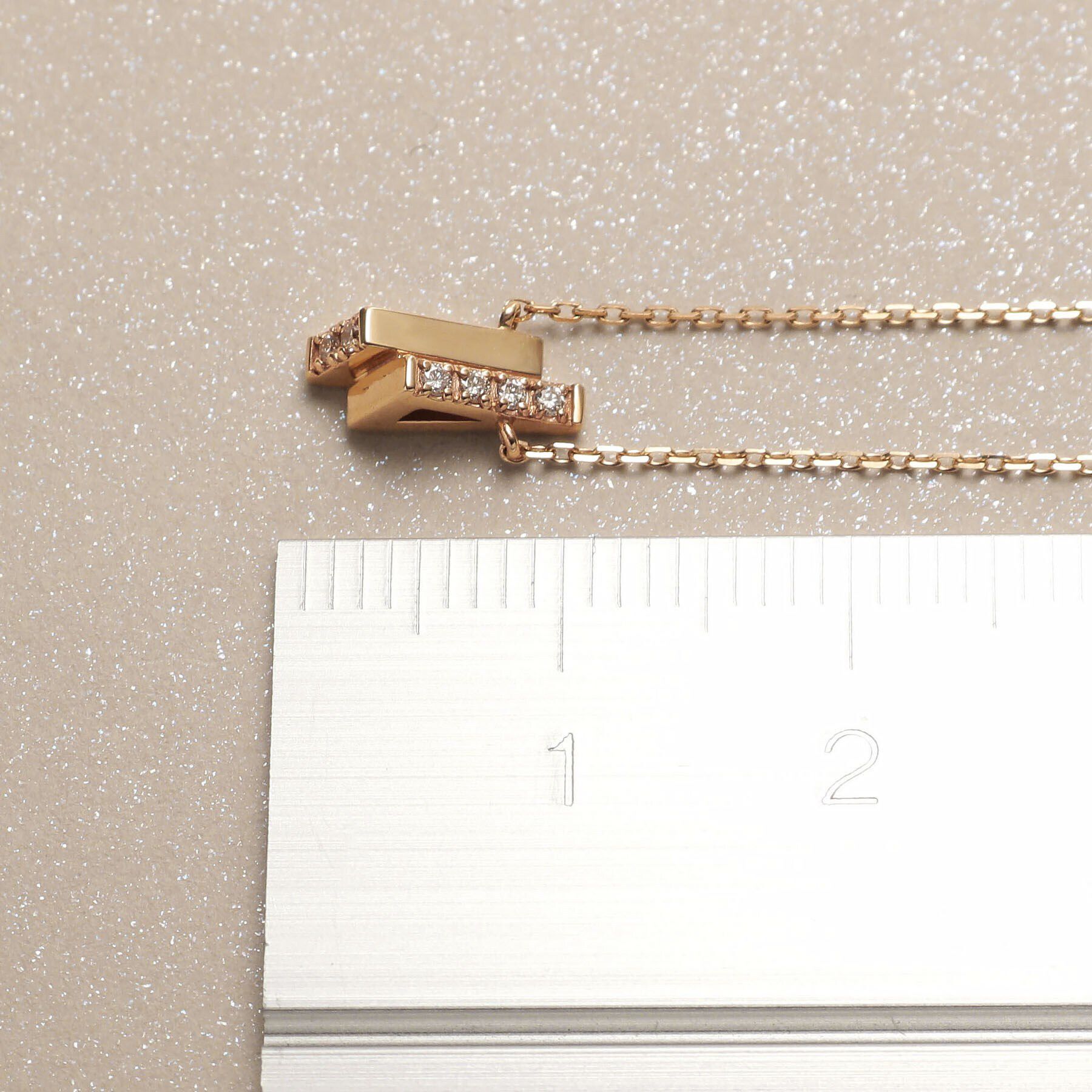 COCOSHNIK「K10ダイヤモンド トライアングルシェイプ ネックレス」|ネックレス|