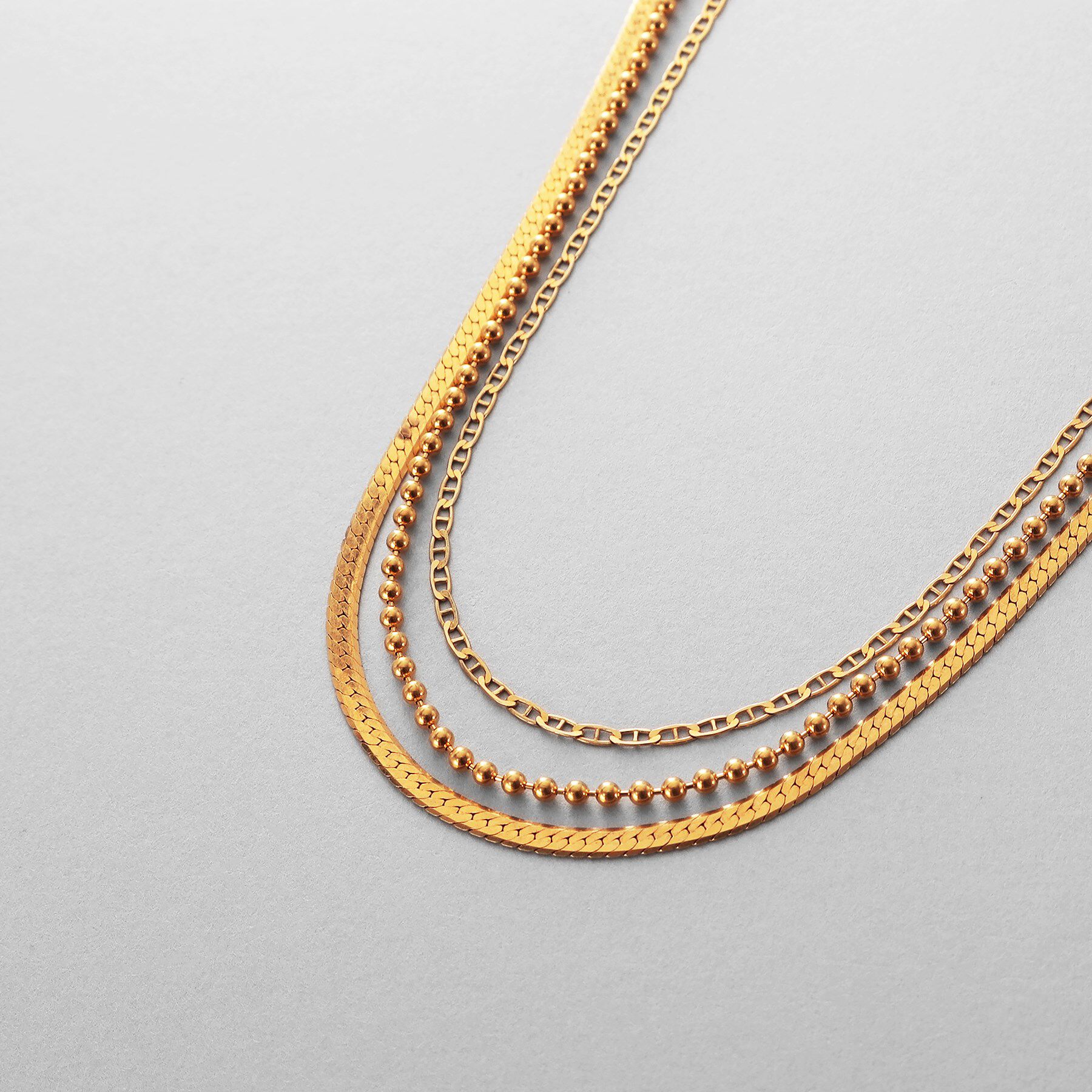 COCOSHNIK ONKITSCH「シルバー コンビネーションチェーン フラットスネーク マリン ボールネックレスGP」|ネックレス|