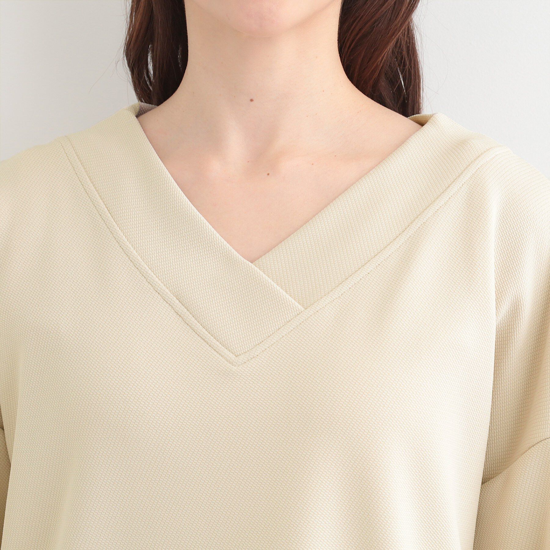 SHOO･LA･RUE「カットツイルVネックトップス」|Tシャツ・カットソー|